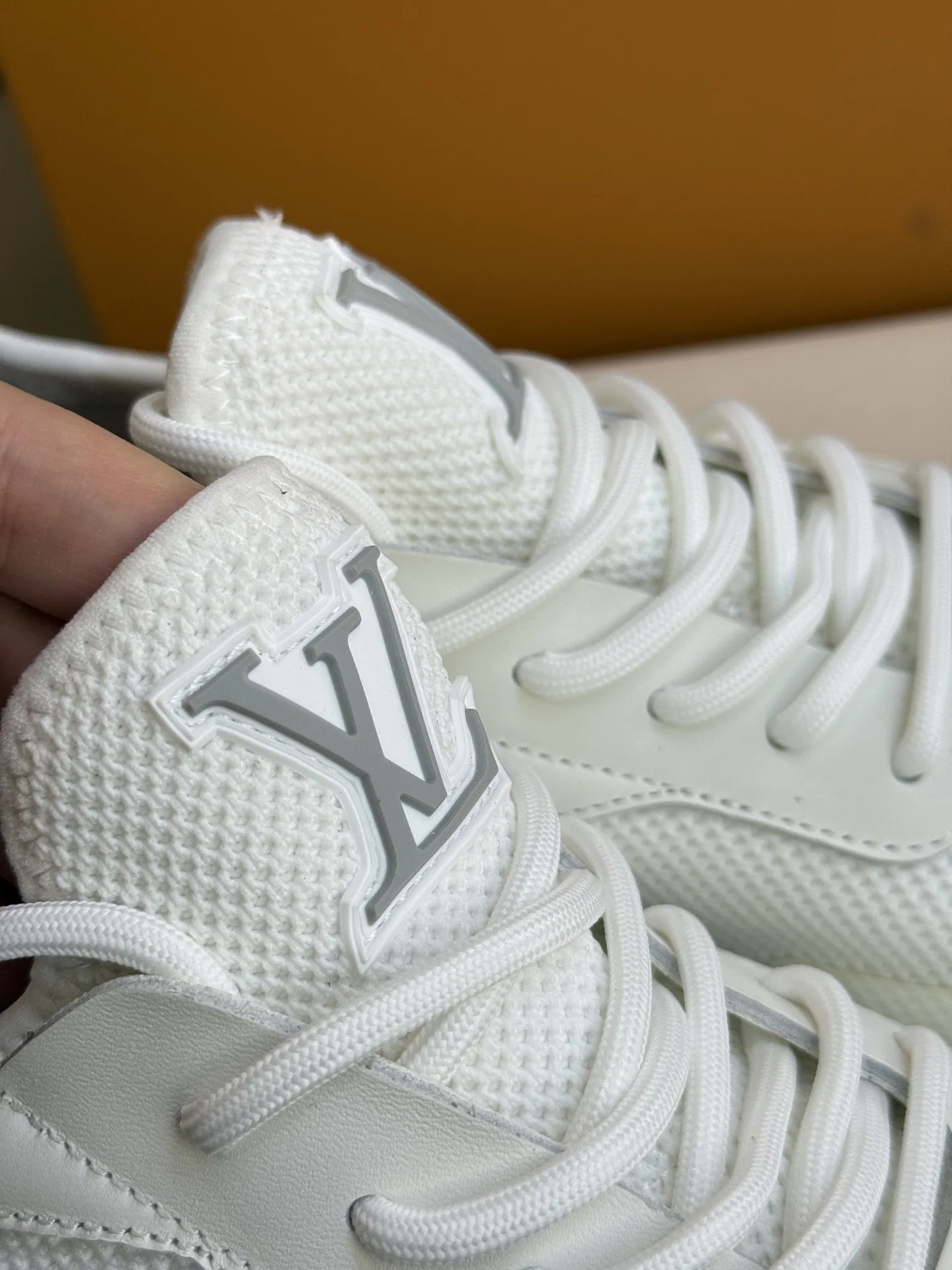 LV 27FW LDWAQLG 079 스니커즈 8