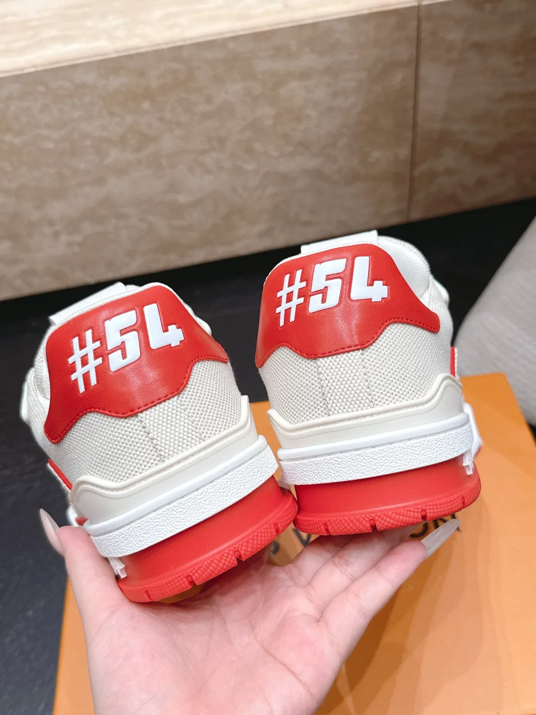 LV 27FW LDWAQLG 081 스니커즈 8