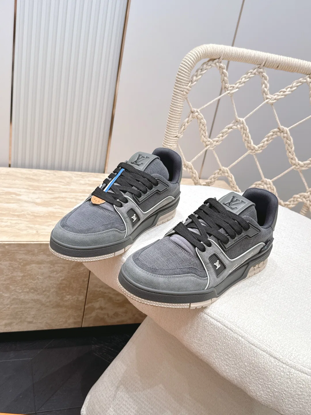 LV 27FW LDWAQLG 081 스니커즈 11