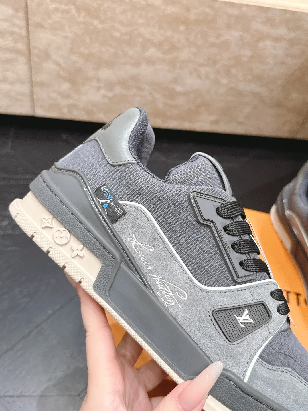 LV 27FW LDWAQLG 081 스니커즈 17