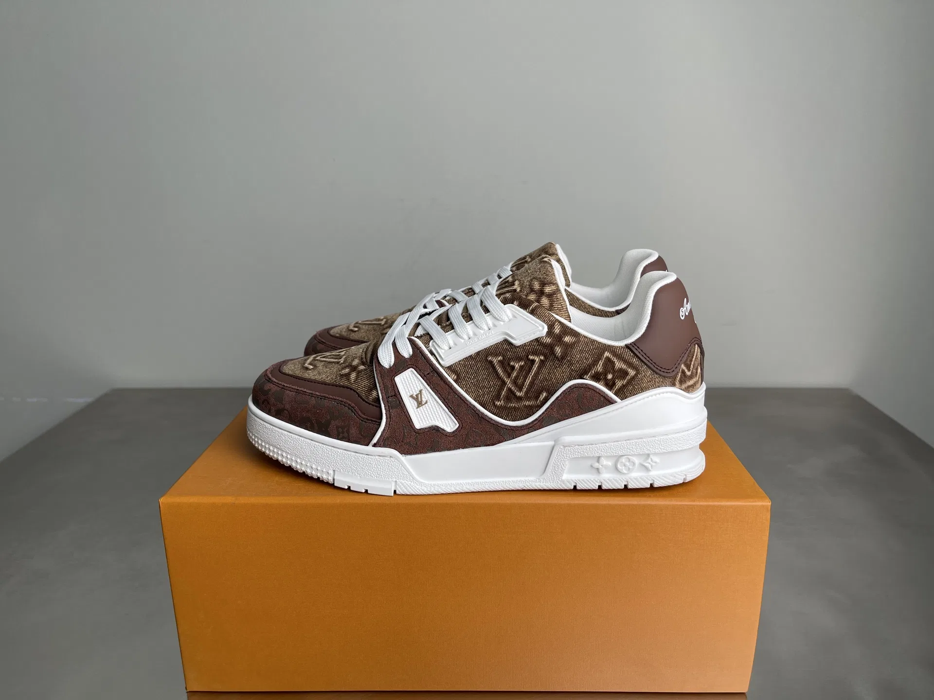 LV 27FW LDWAQLG 088 스니커즈 10