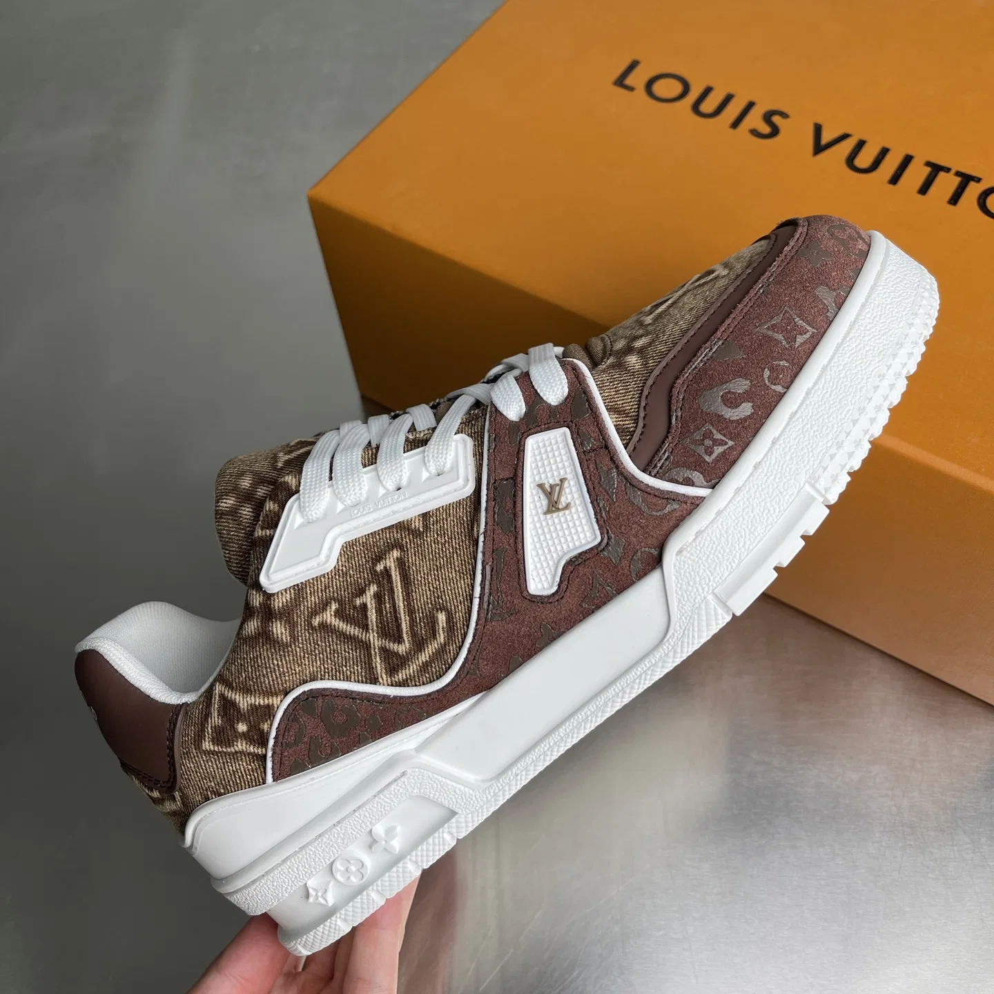 LV 27FW LDWAQLG 088 스니커즈 13
