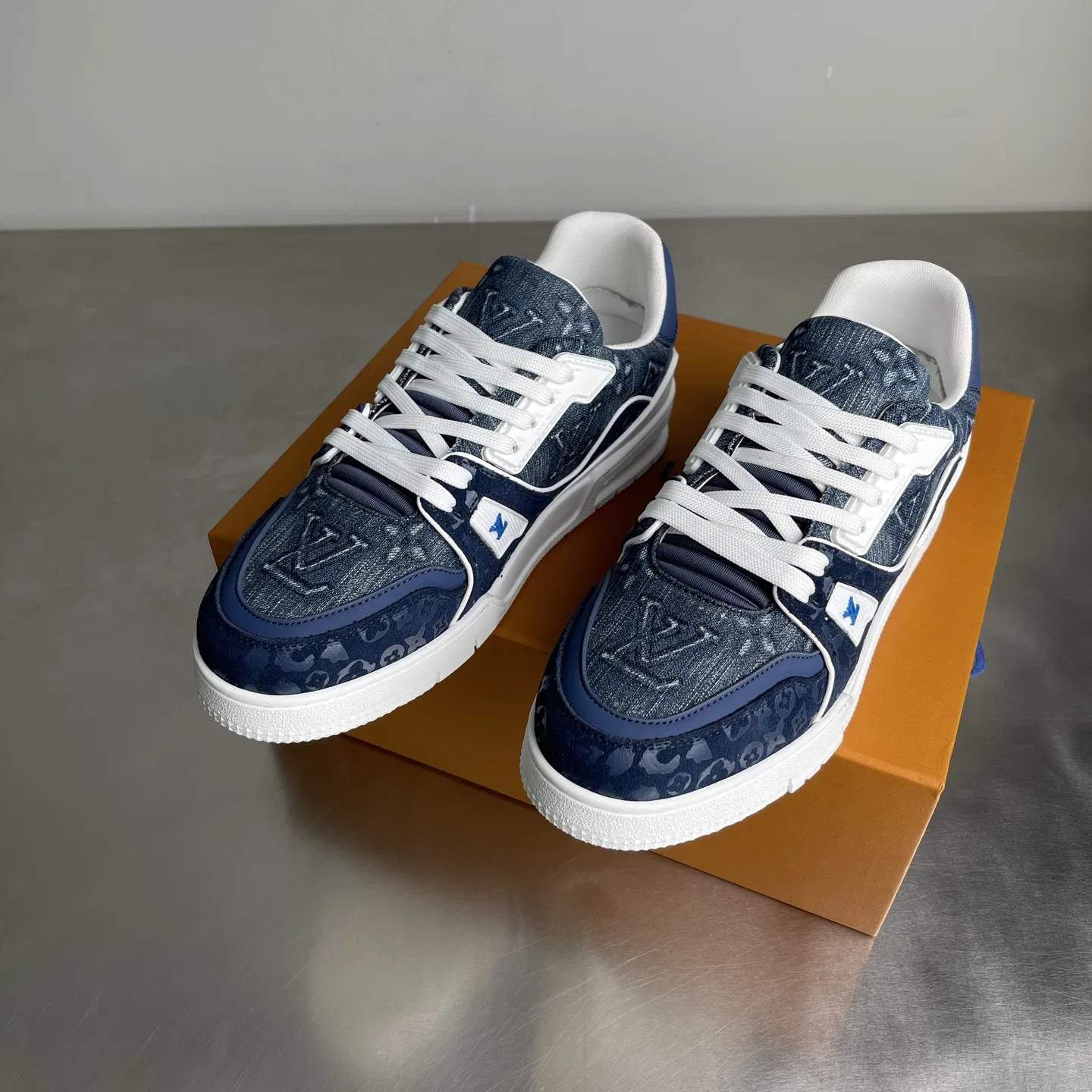 LV 27FW LDWAQLG 088 스니커즈 19