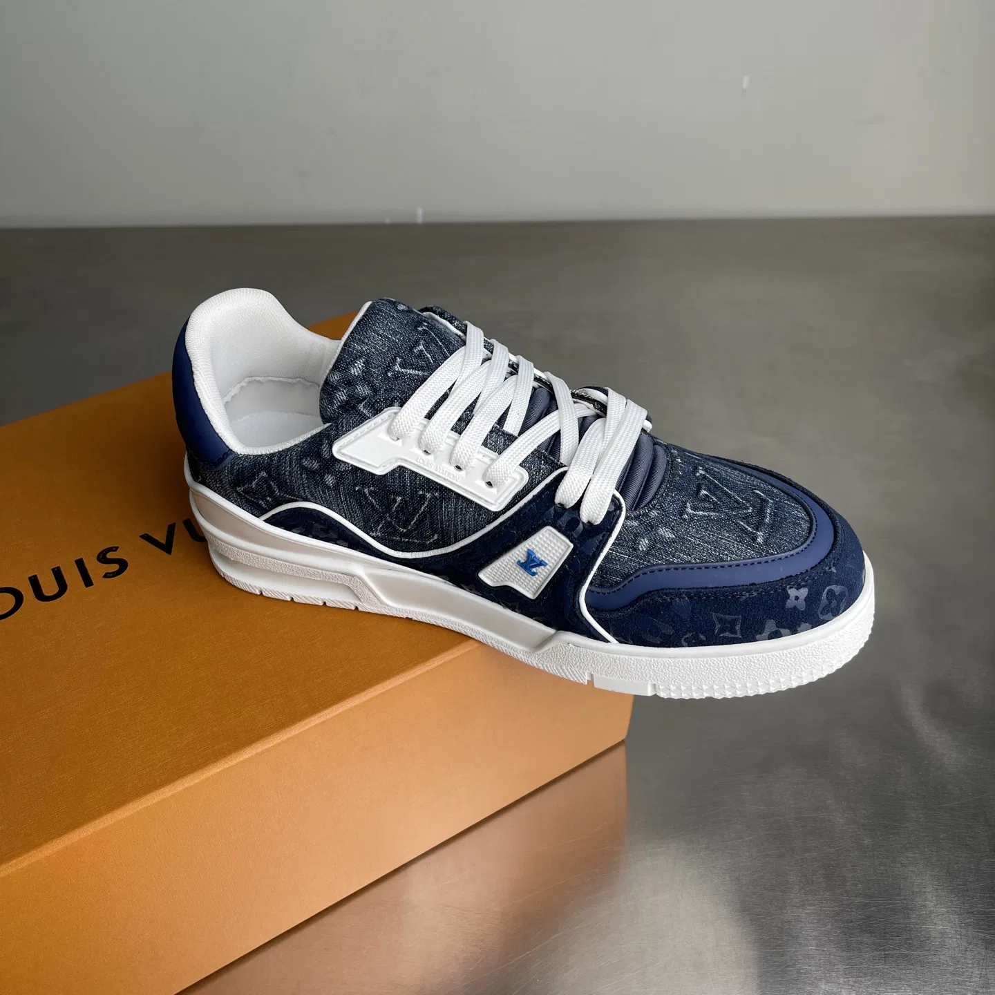 LV 27FW LDWAQLG 088 스니커즈 20