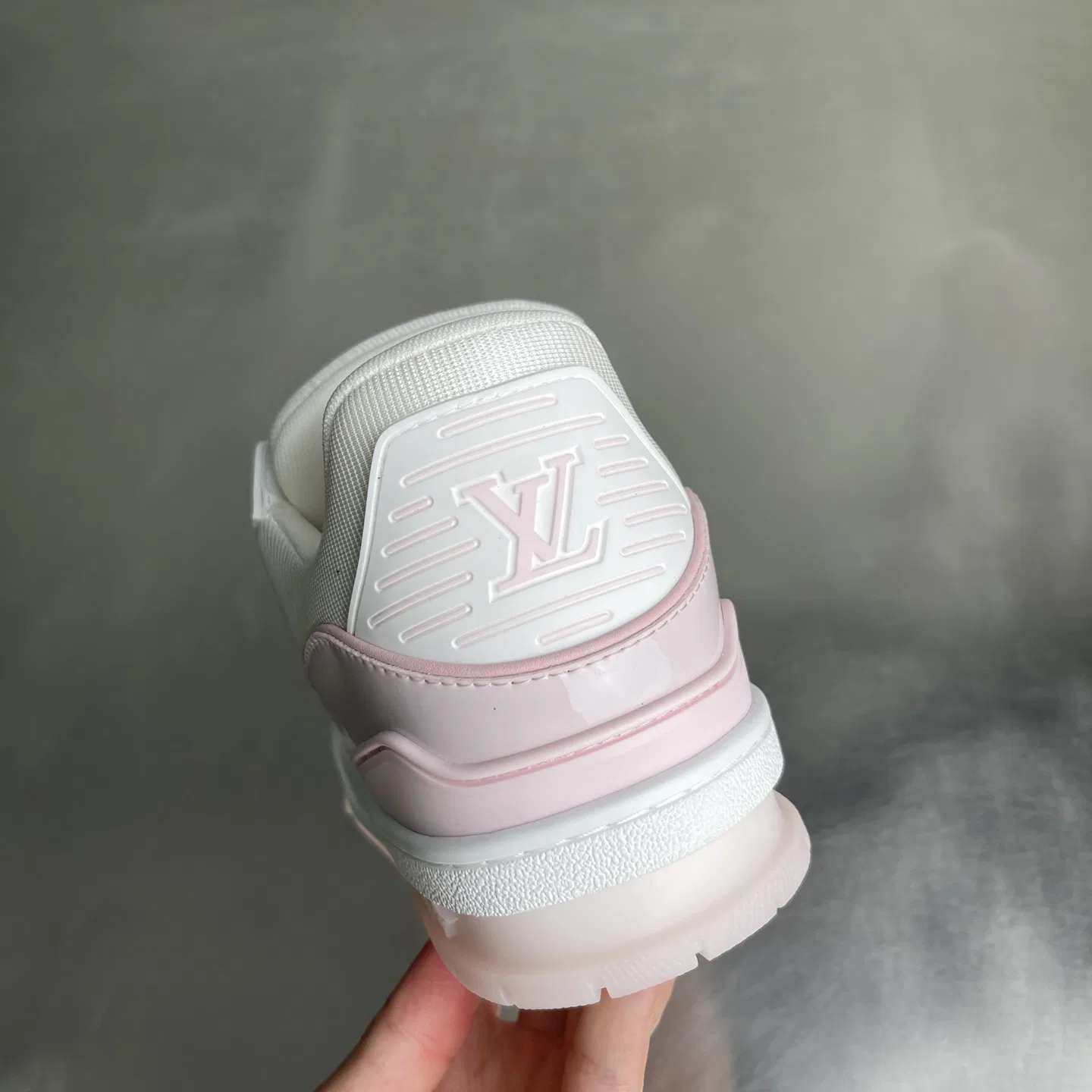 LV 27FW LDWAQLG 089 스니커즈 7