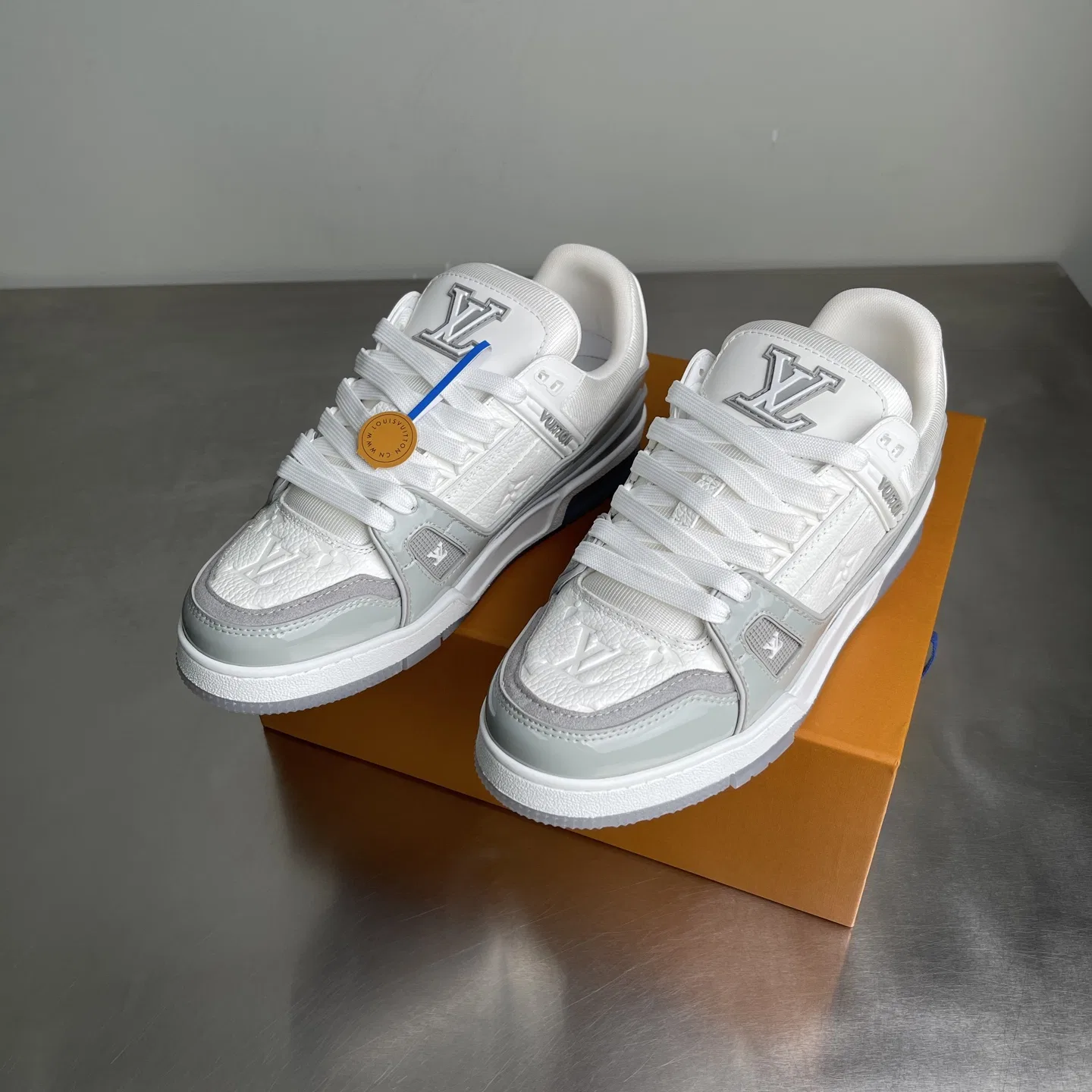 LV 27FW LDWAQLG 089 스니커즈 11