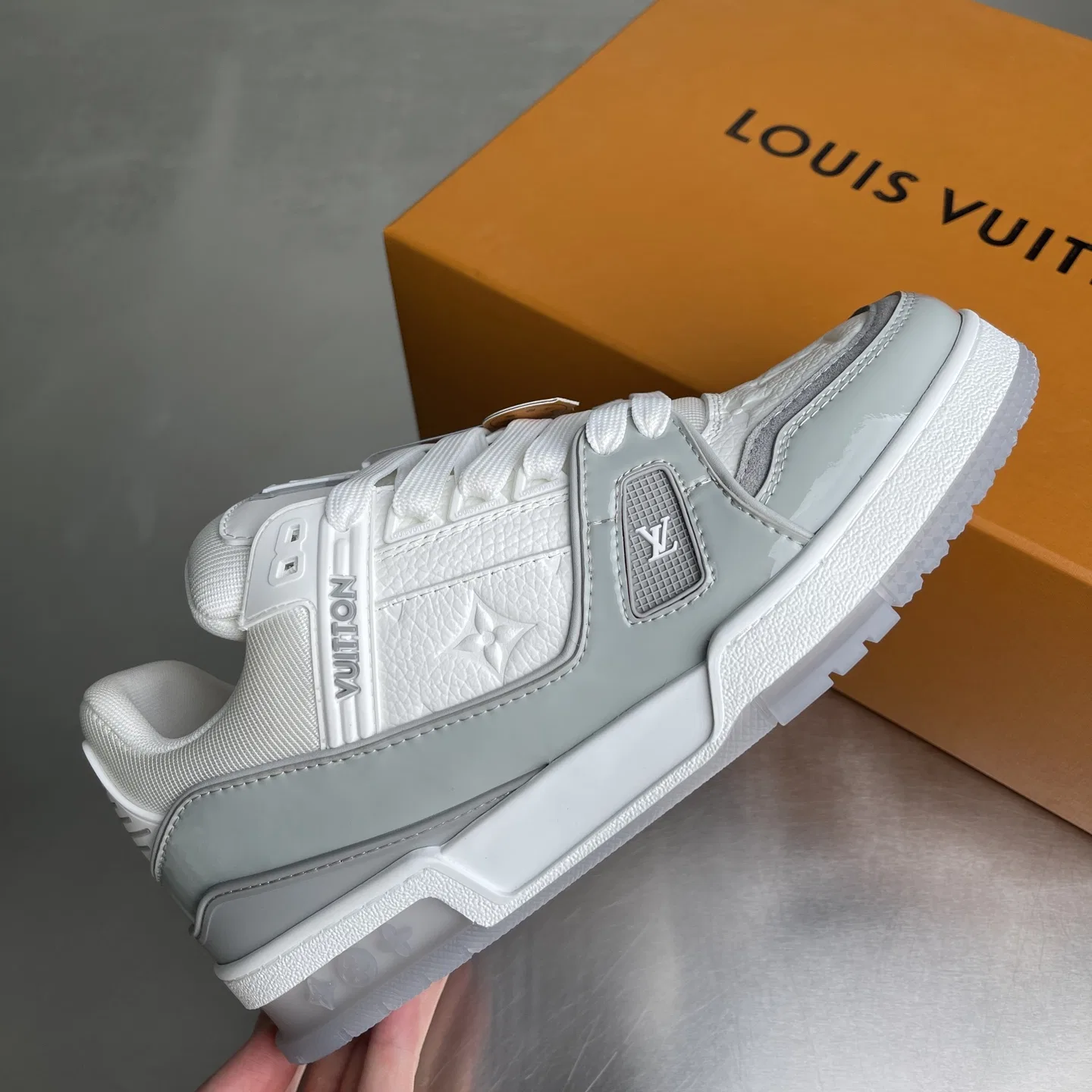 LV 27FW LDWAQLG 089 스니커즈 12