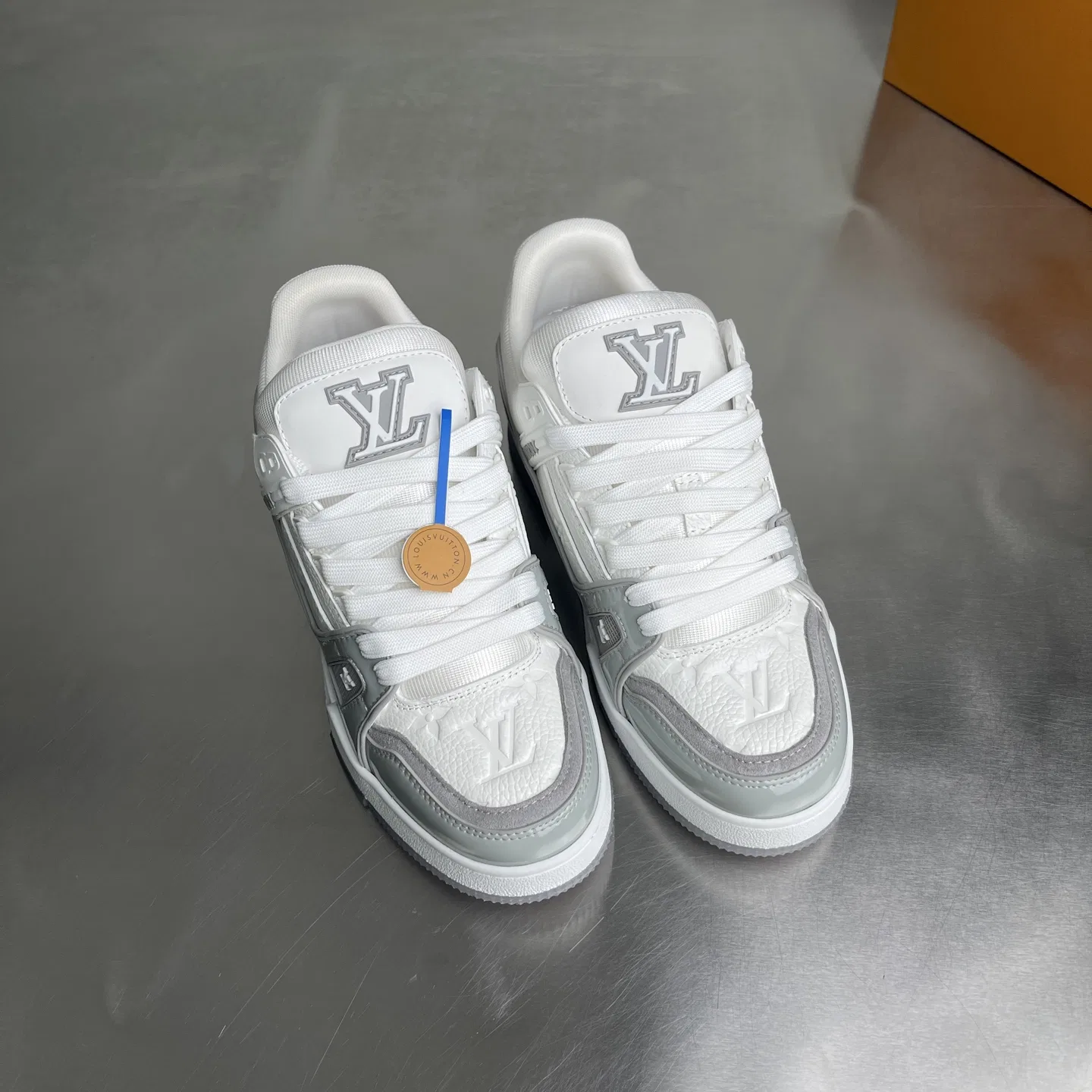 LV 27FW LDWAQLG 089 스니커즈 14