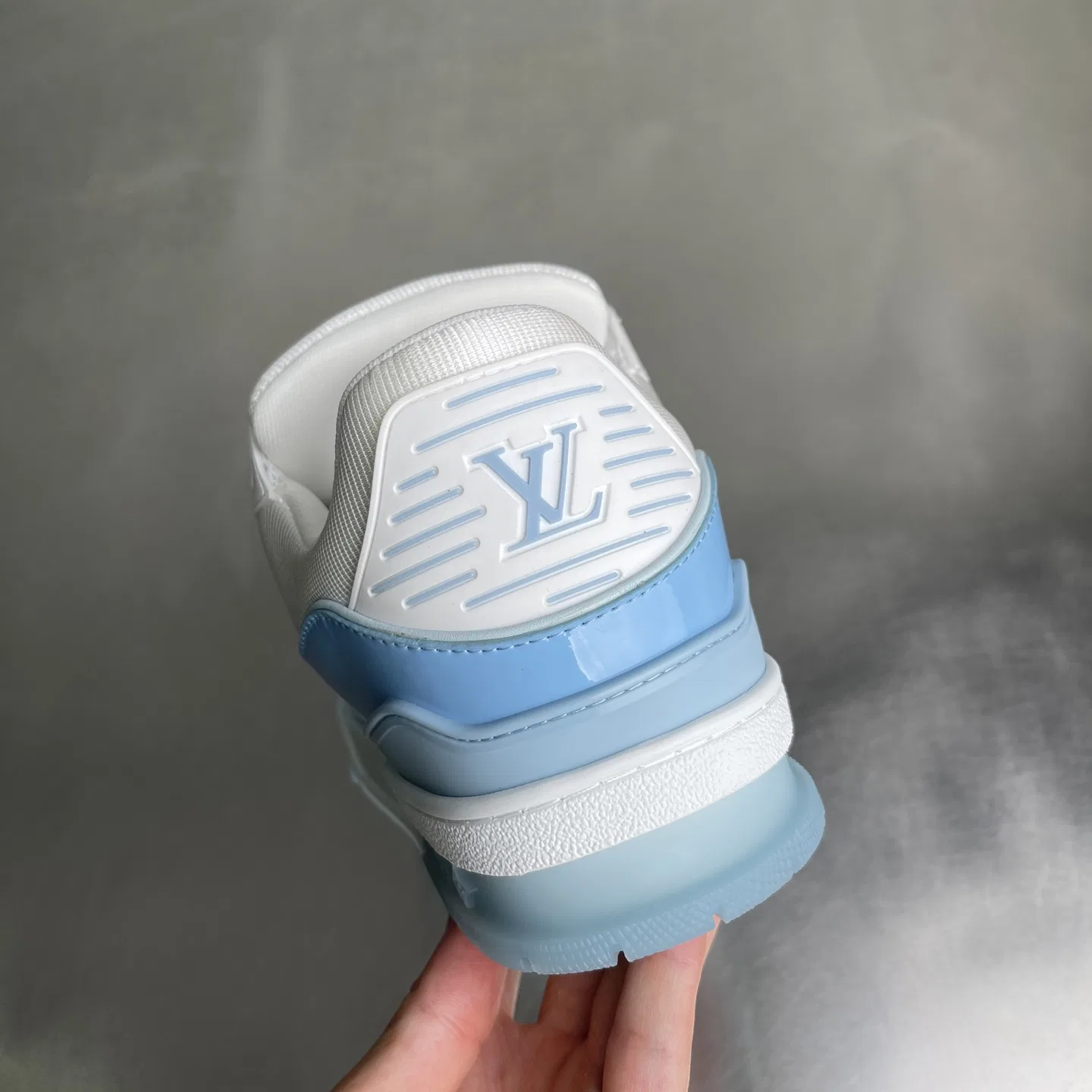 LV 27FW LDWAQLG 089 스니커즈 23