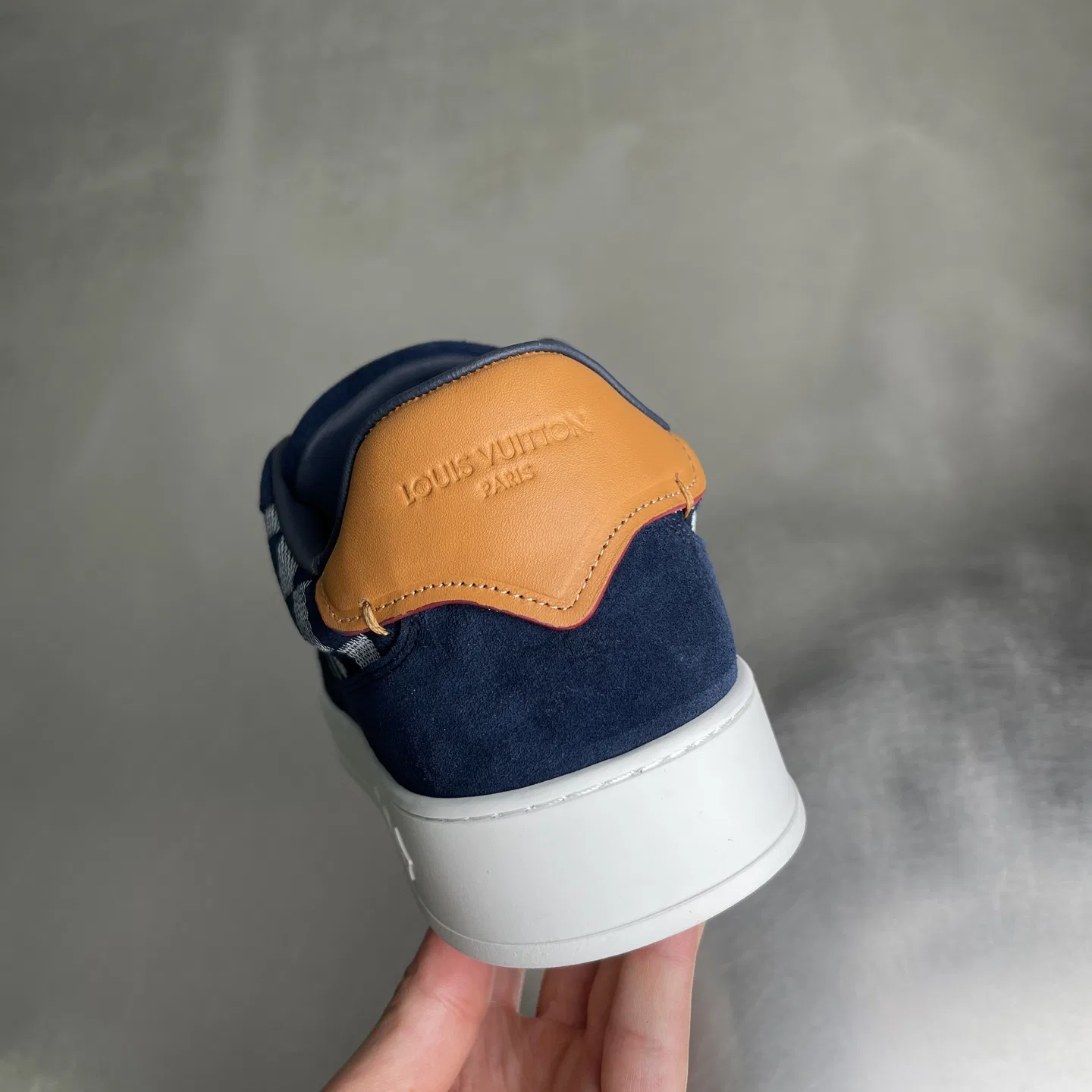 LV 27FW LDWAQLG 090 스니커즈 15