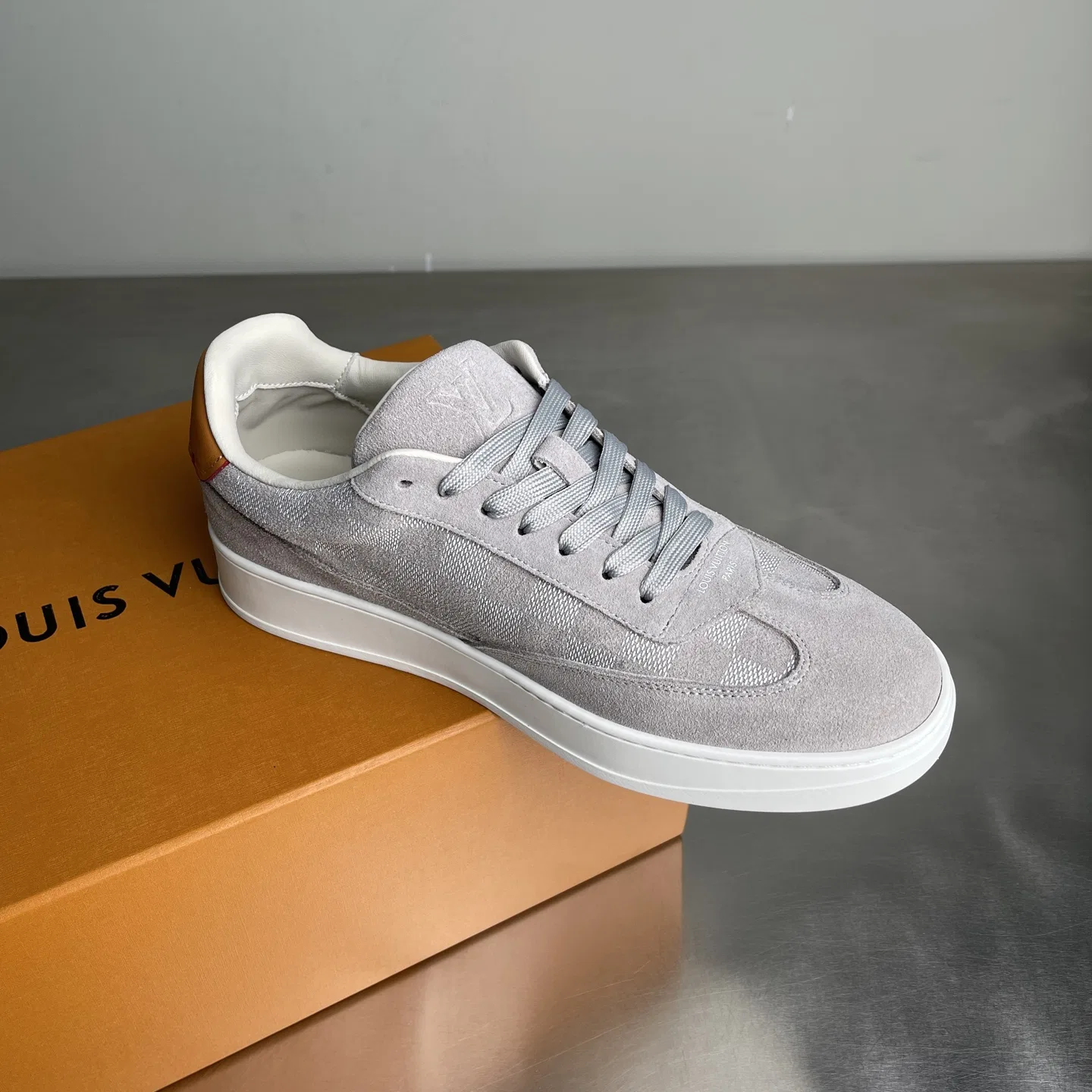LV 27FW LDWAQLG 090 스니커즈 20