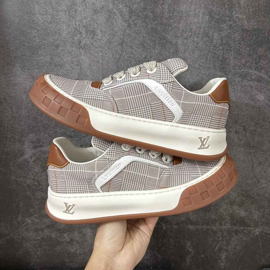 LV 27FW LDWAQLG 091 스니커즈 10