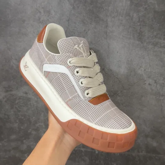 LV 27FW LDWAQLG 091 스니커즈 11