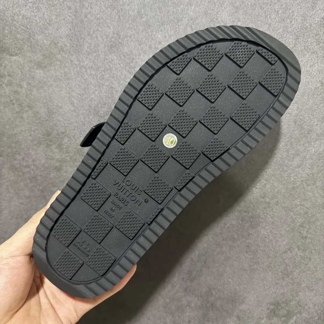 LV 27FW LDWAQLG 095 스니커즈 19