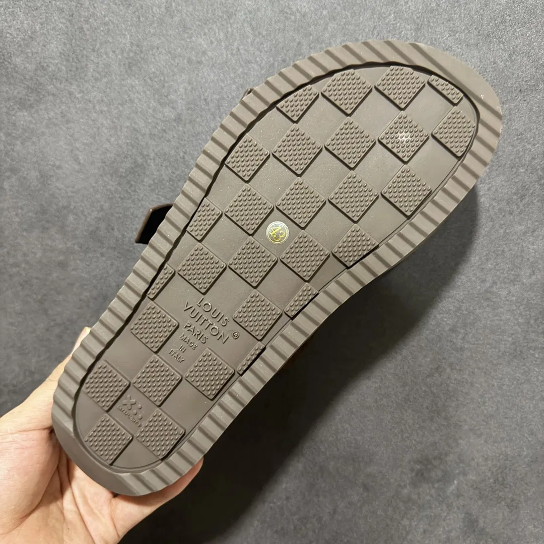 LV 27FW LDWAQLG 095 스니커즈 40