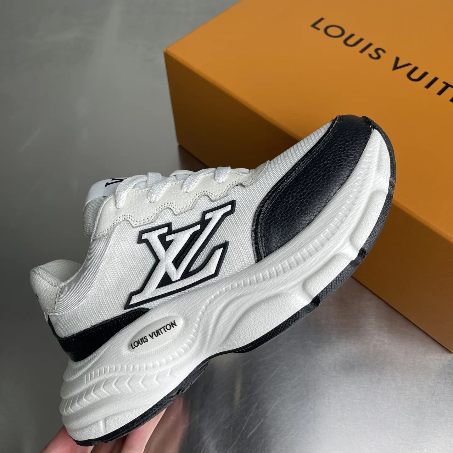 LV 27FW LDWAQLG 096 스니커즈 13