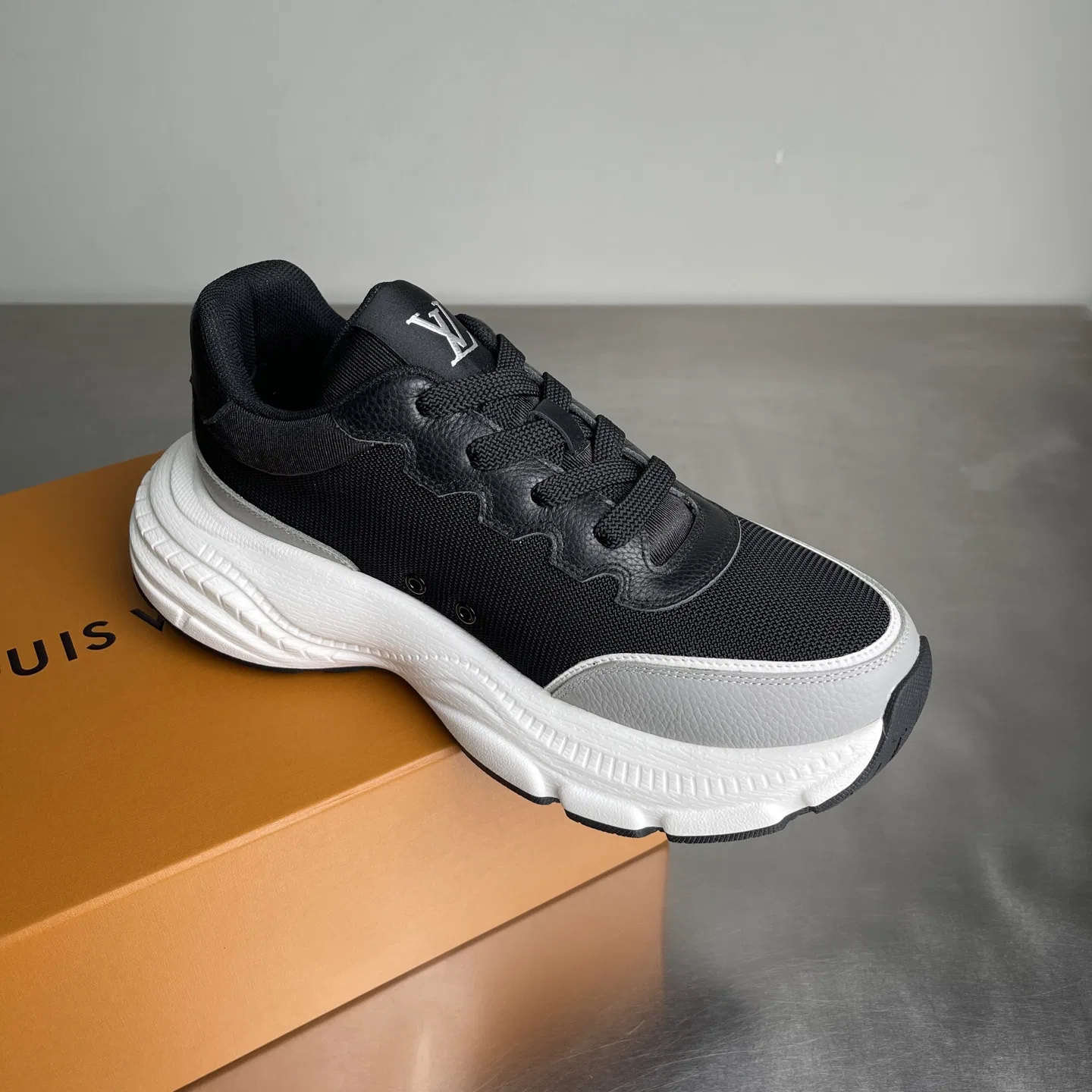 LV 27FW LDWAQLG 096 스니커즈 20
