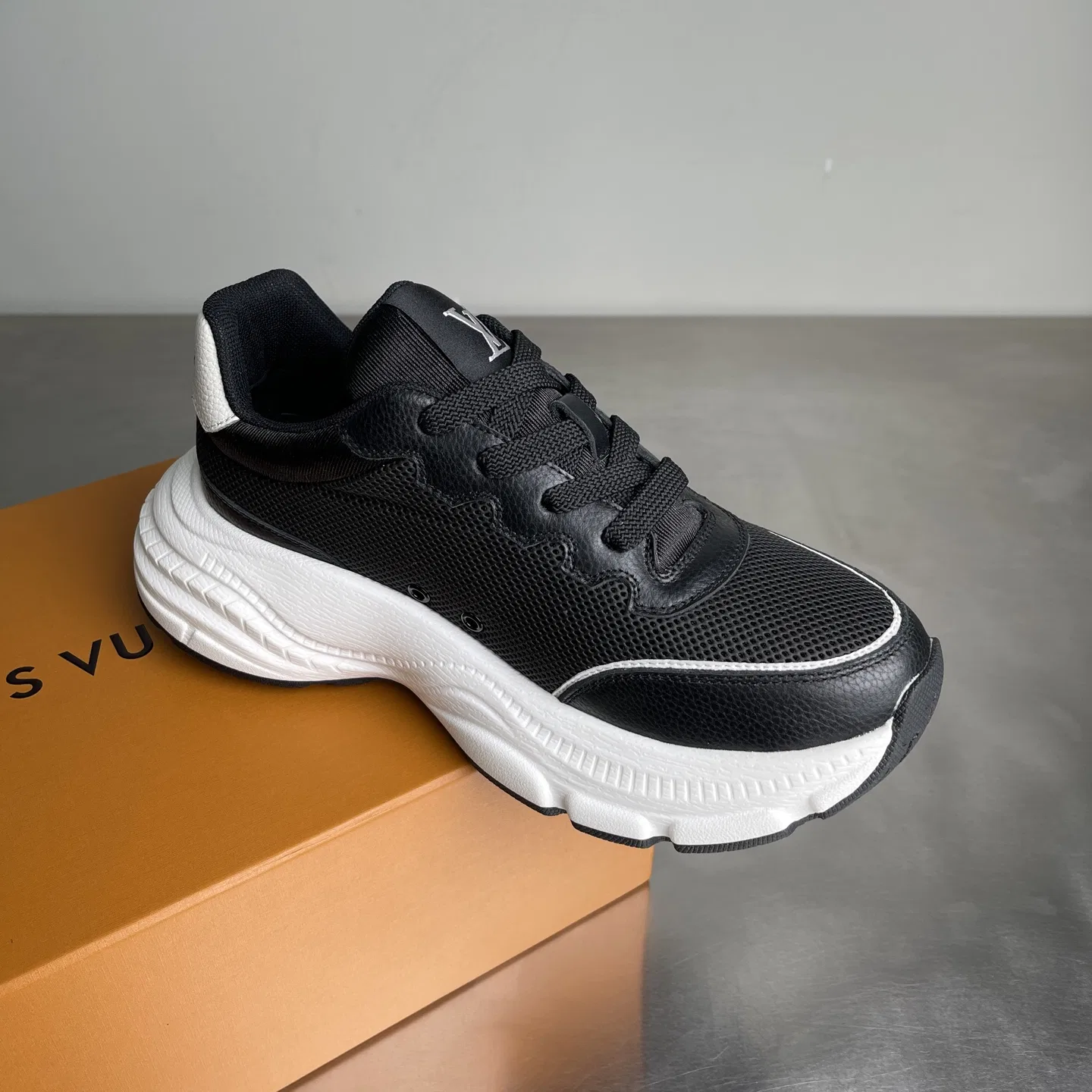LV 27FW LDWAQLG 096 스니커즈 28