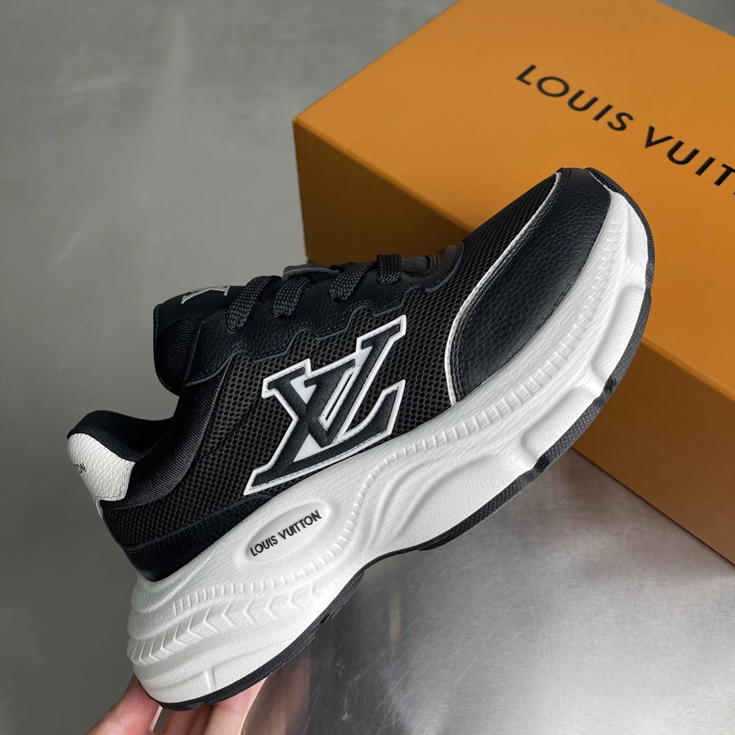 LV 27FW LDWAQLG 096 스니커즈 29