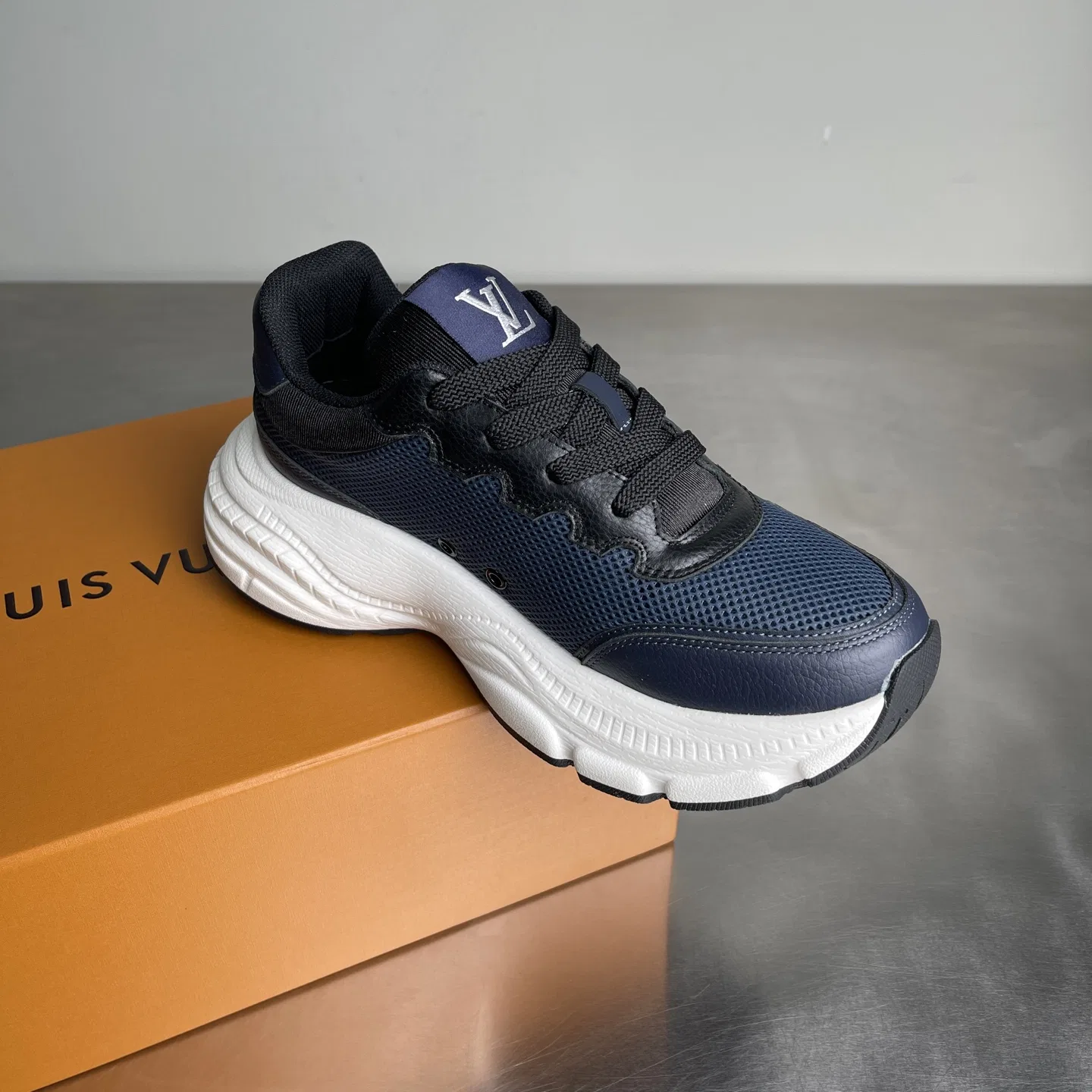 LV 27FW LDWAQLG 096 스니커즈 35