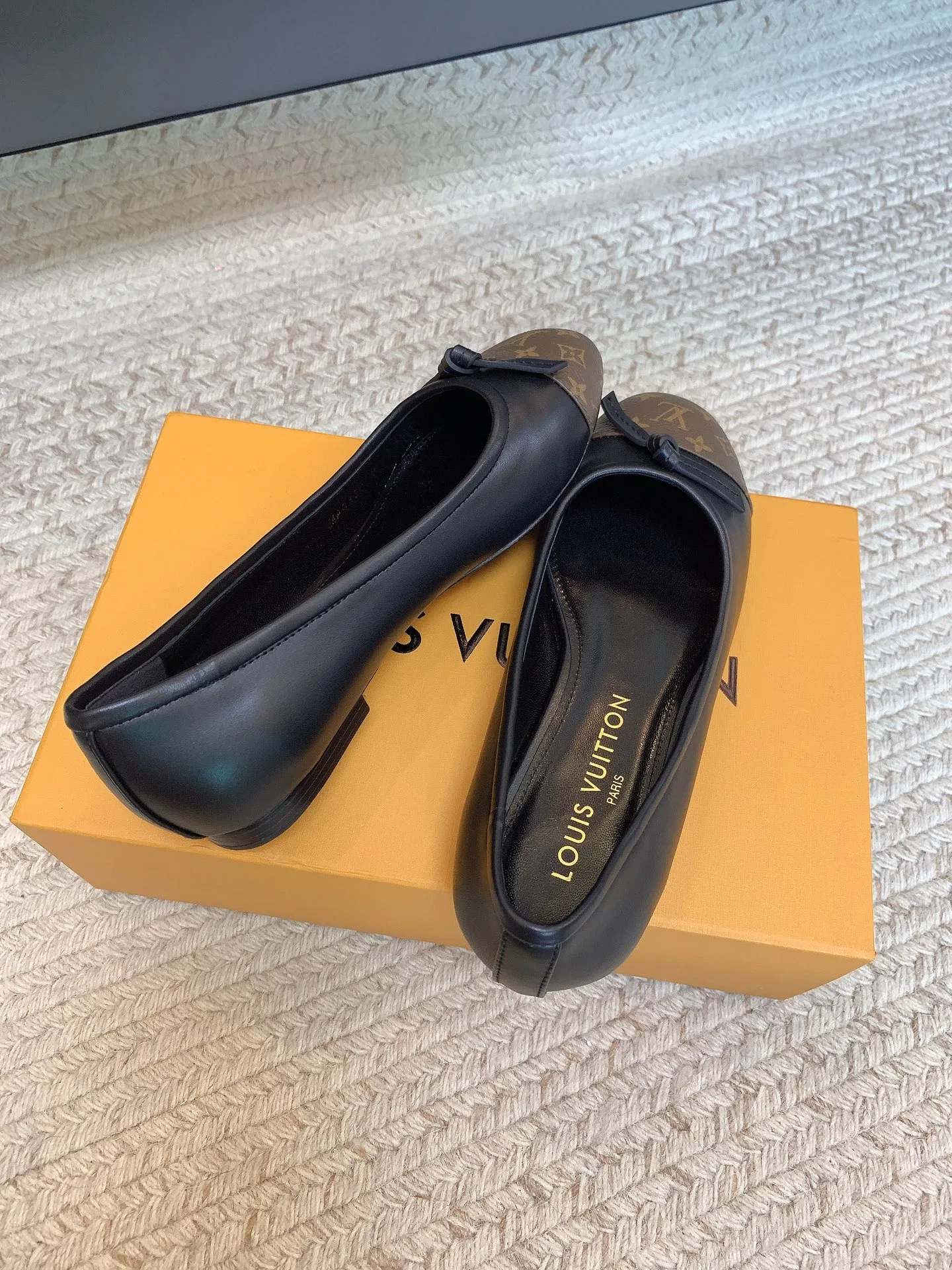 LV 27FW LDWAQLG 098 플랫슈즈 11
