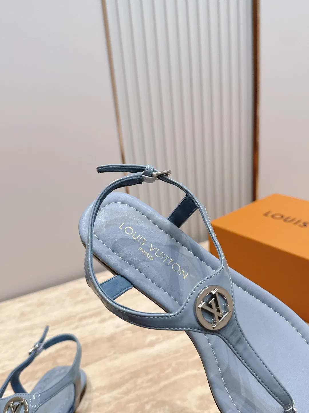 LV 27FW LDWAQLG 105 슬리퍼 13