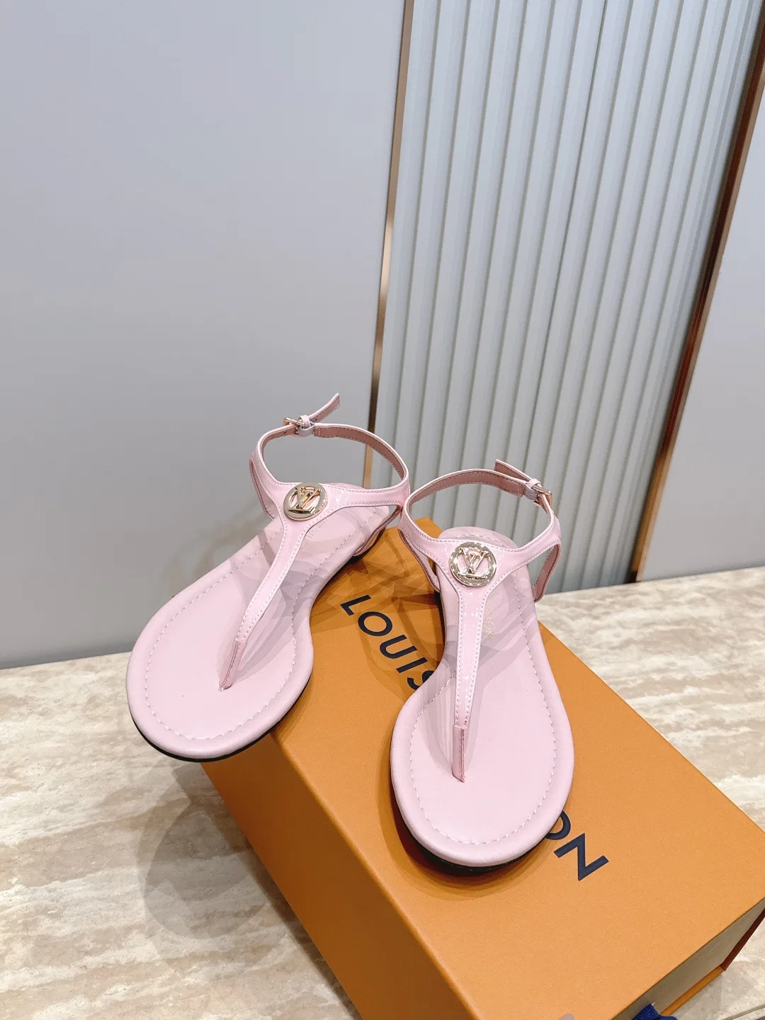 LV 27FW LDWAQLG 105 슬리퍼 21