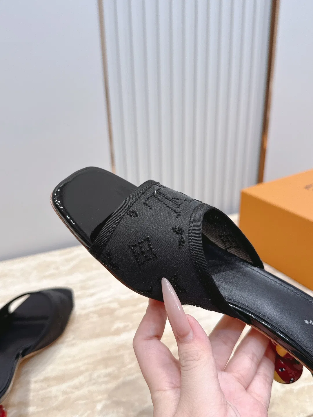 LV 27FW LDWAQLG 106 구두 13
