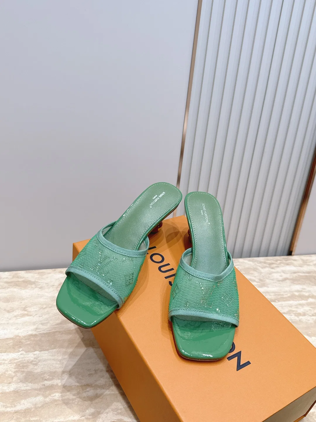 LV 27FW LDWAQLG 106 구두 39