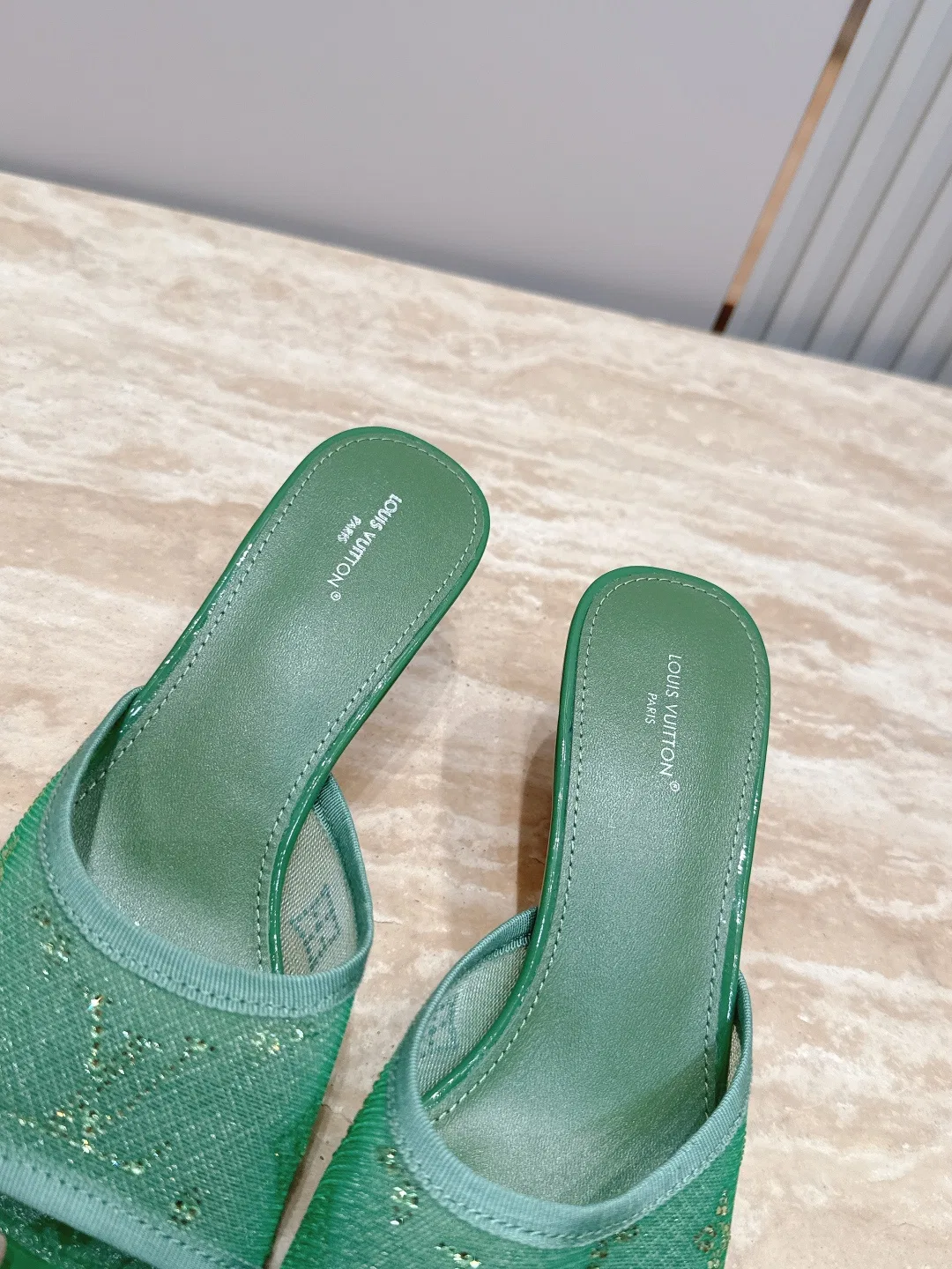 LV 27FW LDWAQLG 106 구두 44