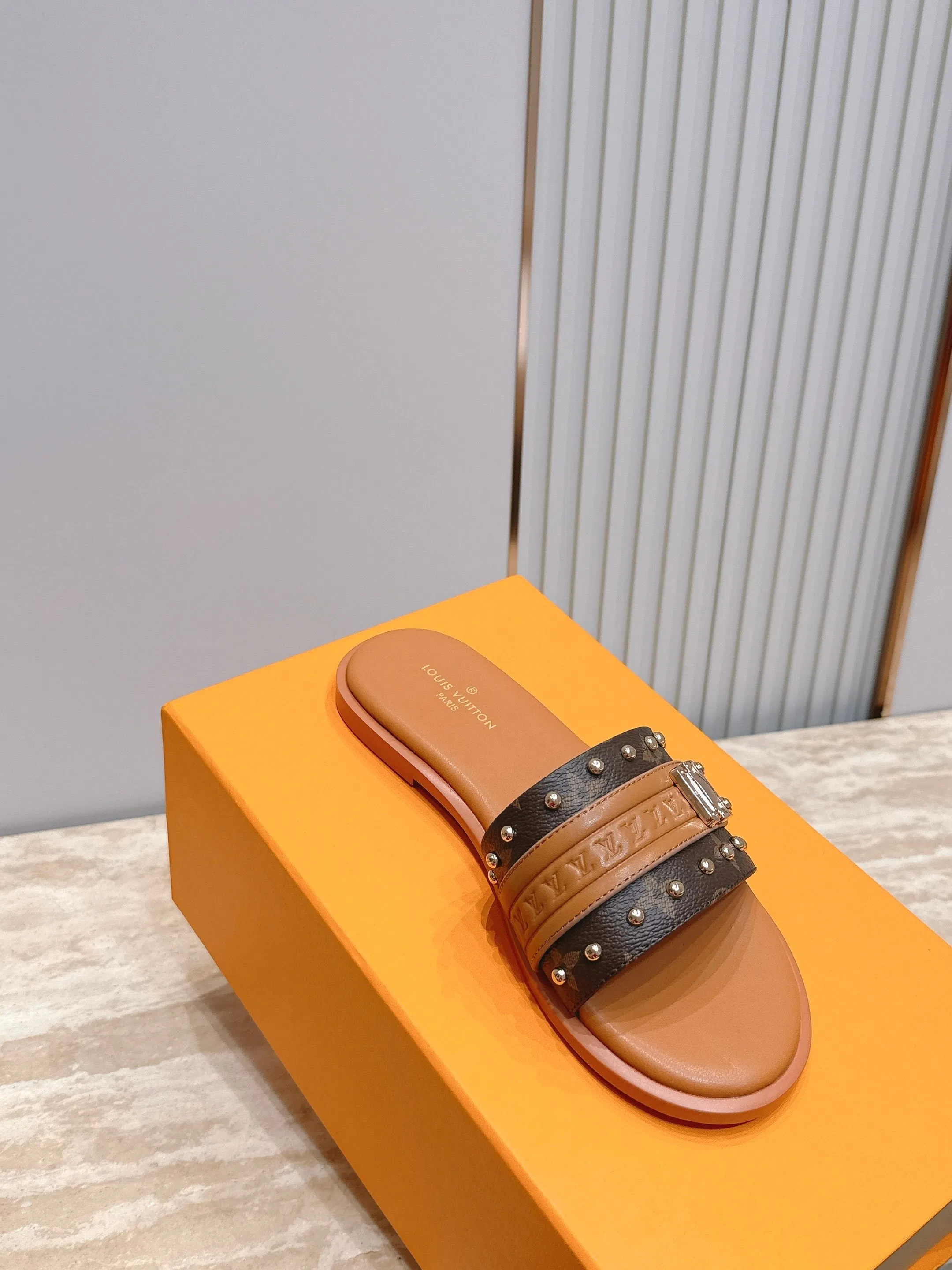 LV 27FW LDWAQLG 109 슬리퍼 7