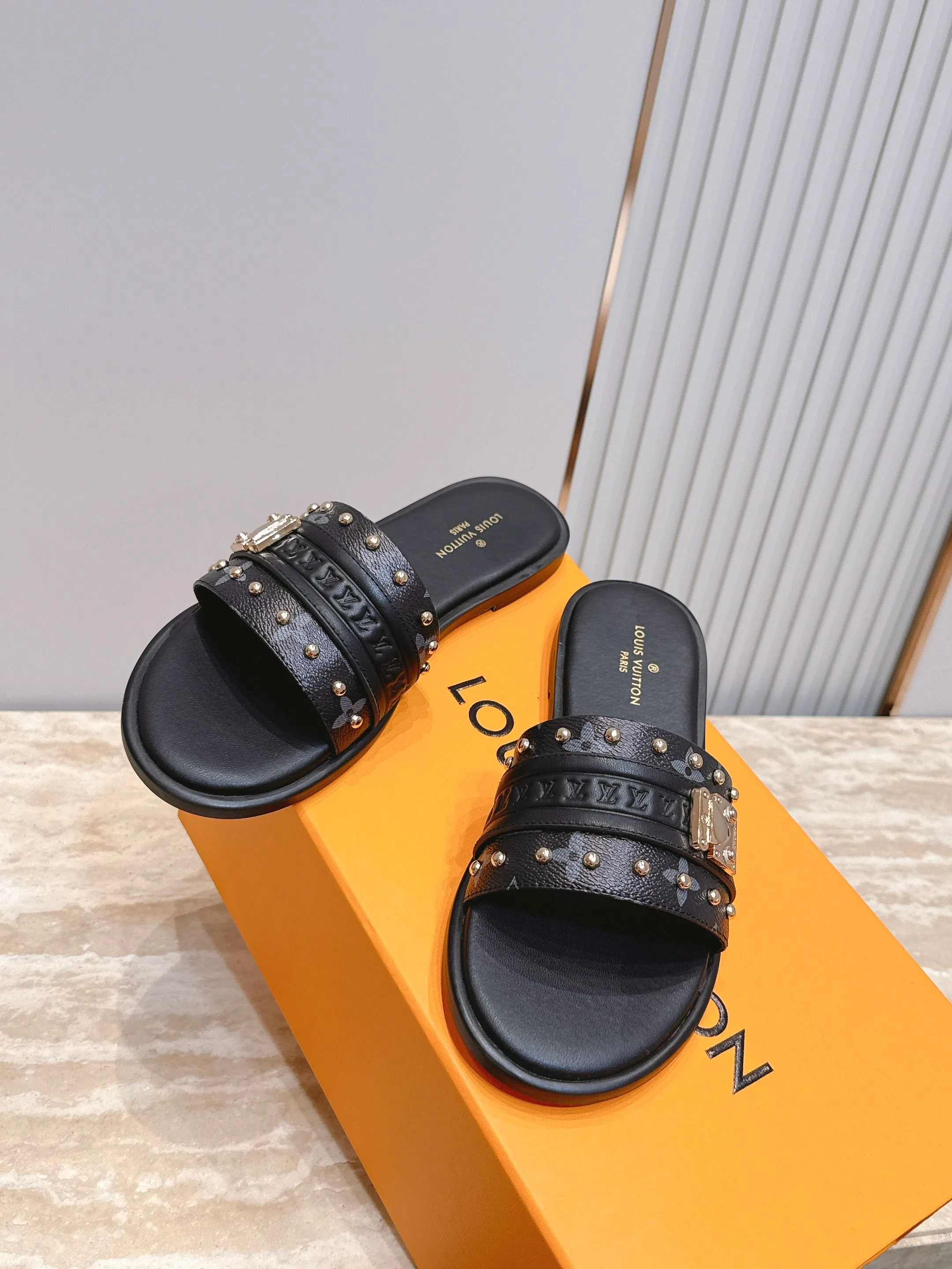 LV 27FW LDWAQLG 109 슬리퍼 9