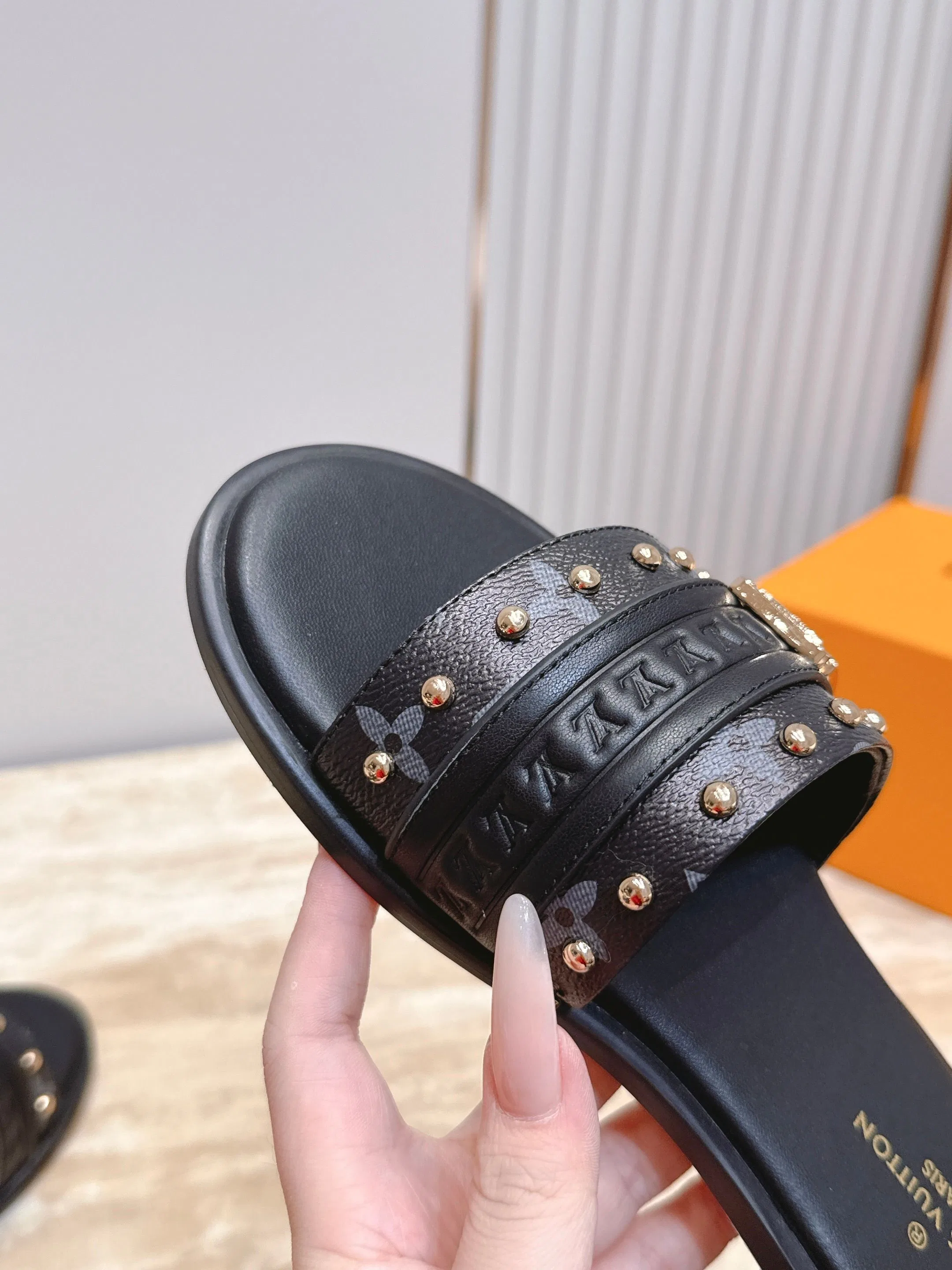 LV 27FW LDWAQLG 109 슬리퍼 14