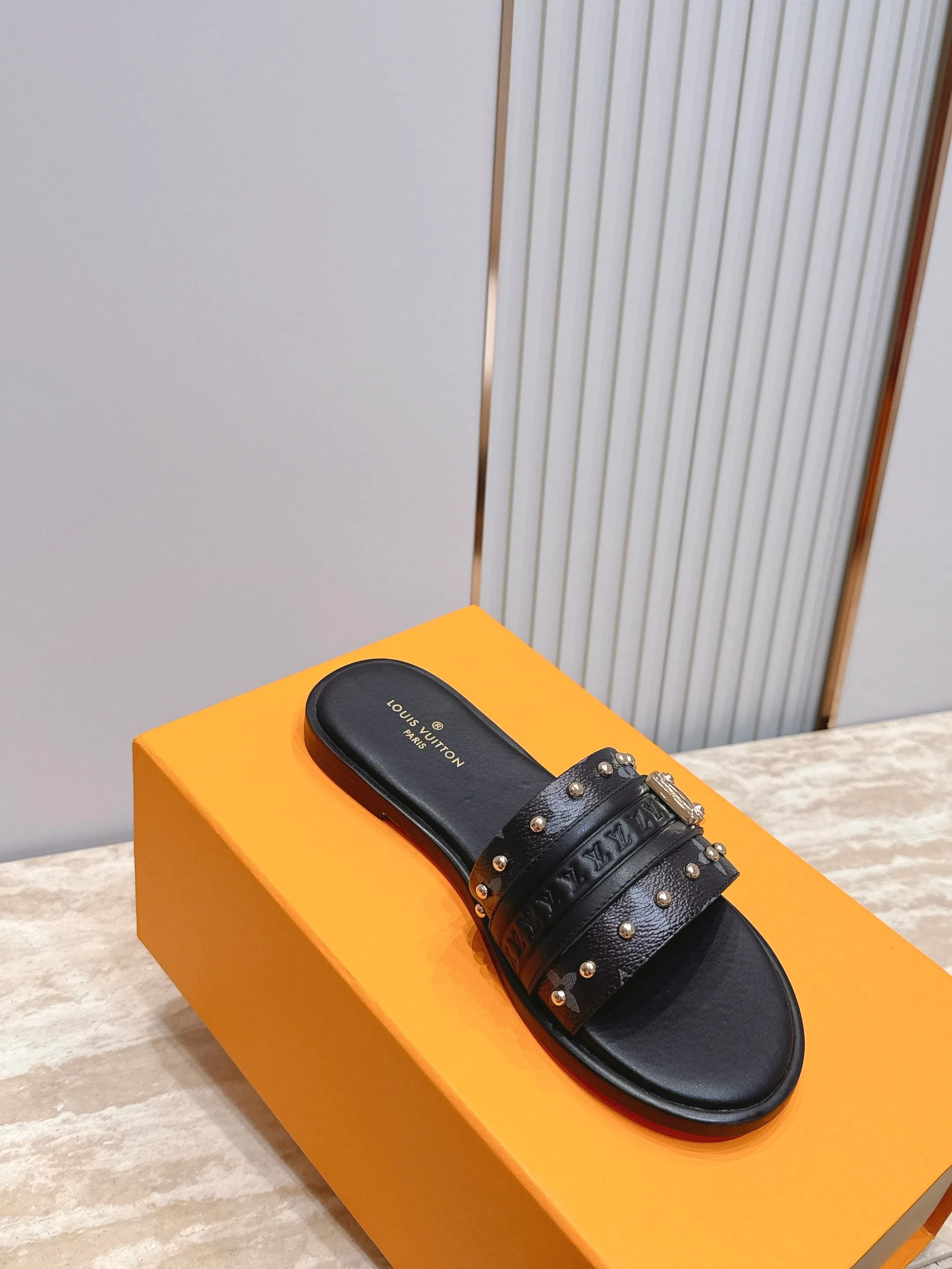 LV 27FW LDWAQLG 109 슬리퍼 15