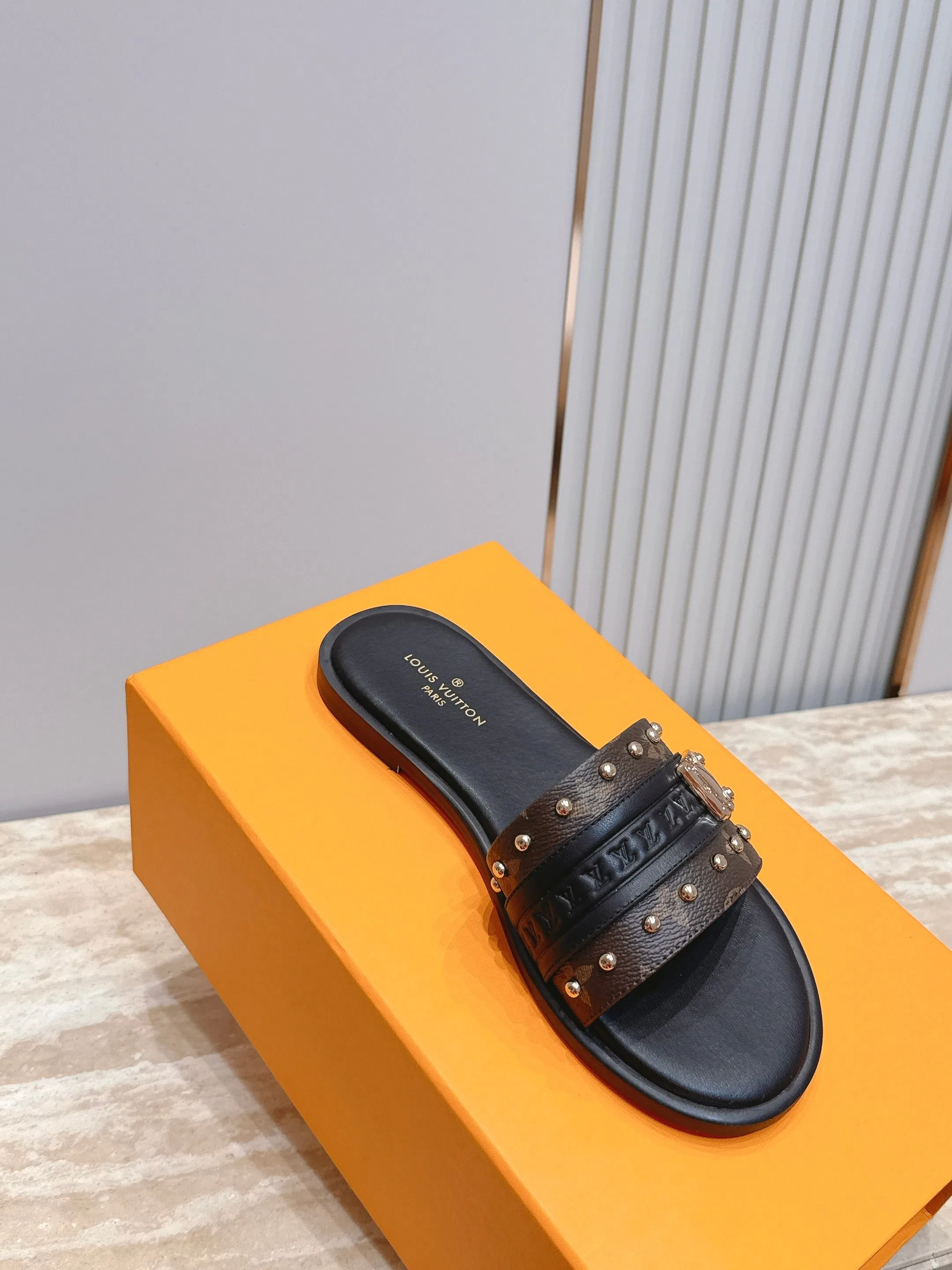 LV 27FW LDWAQLG 109 슬리퍼 32