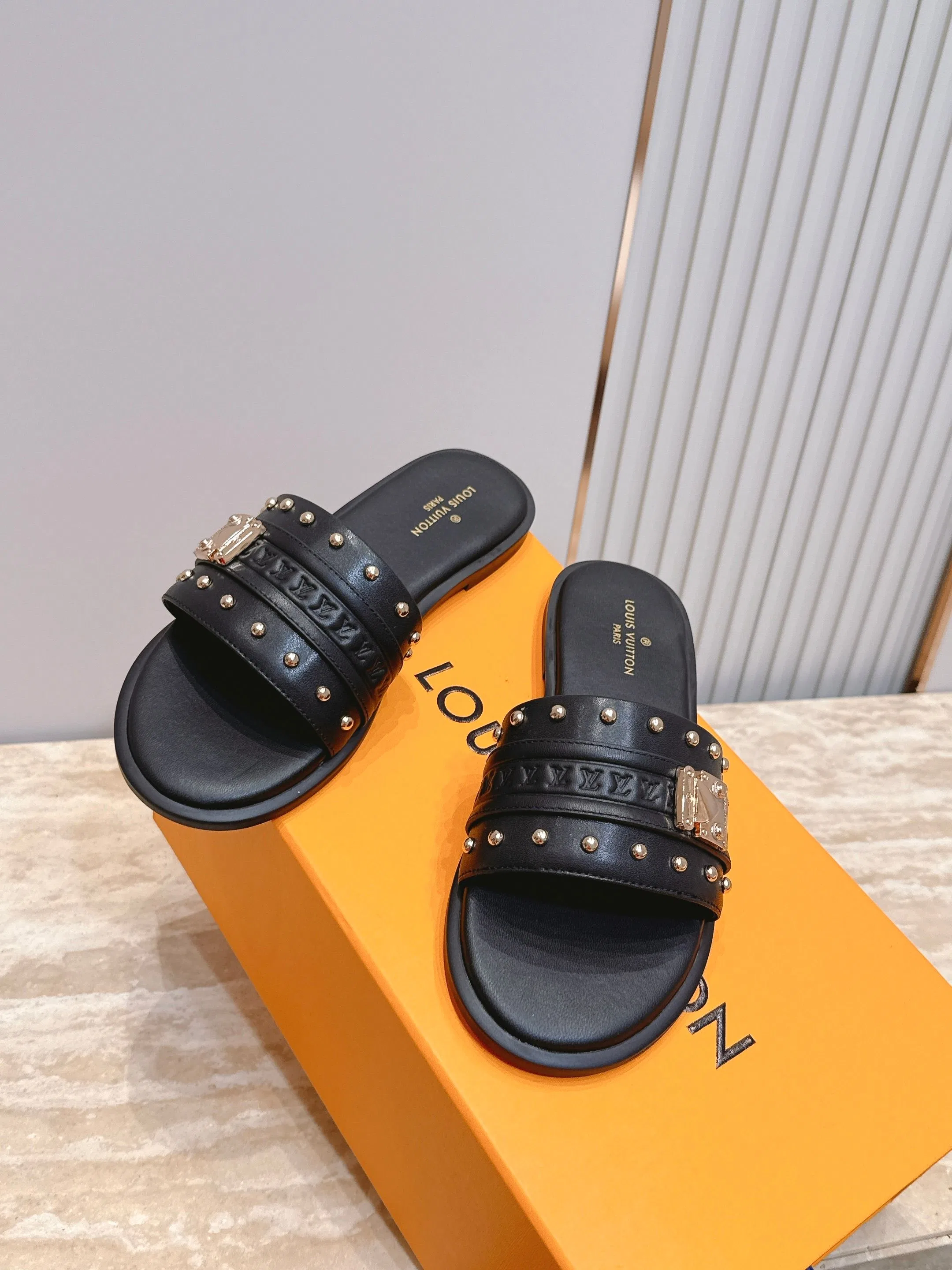 LV 27FW LDWAQLG 109 슬리퍼 47