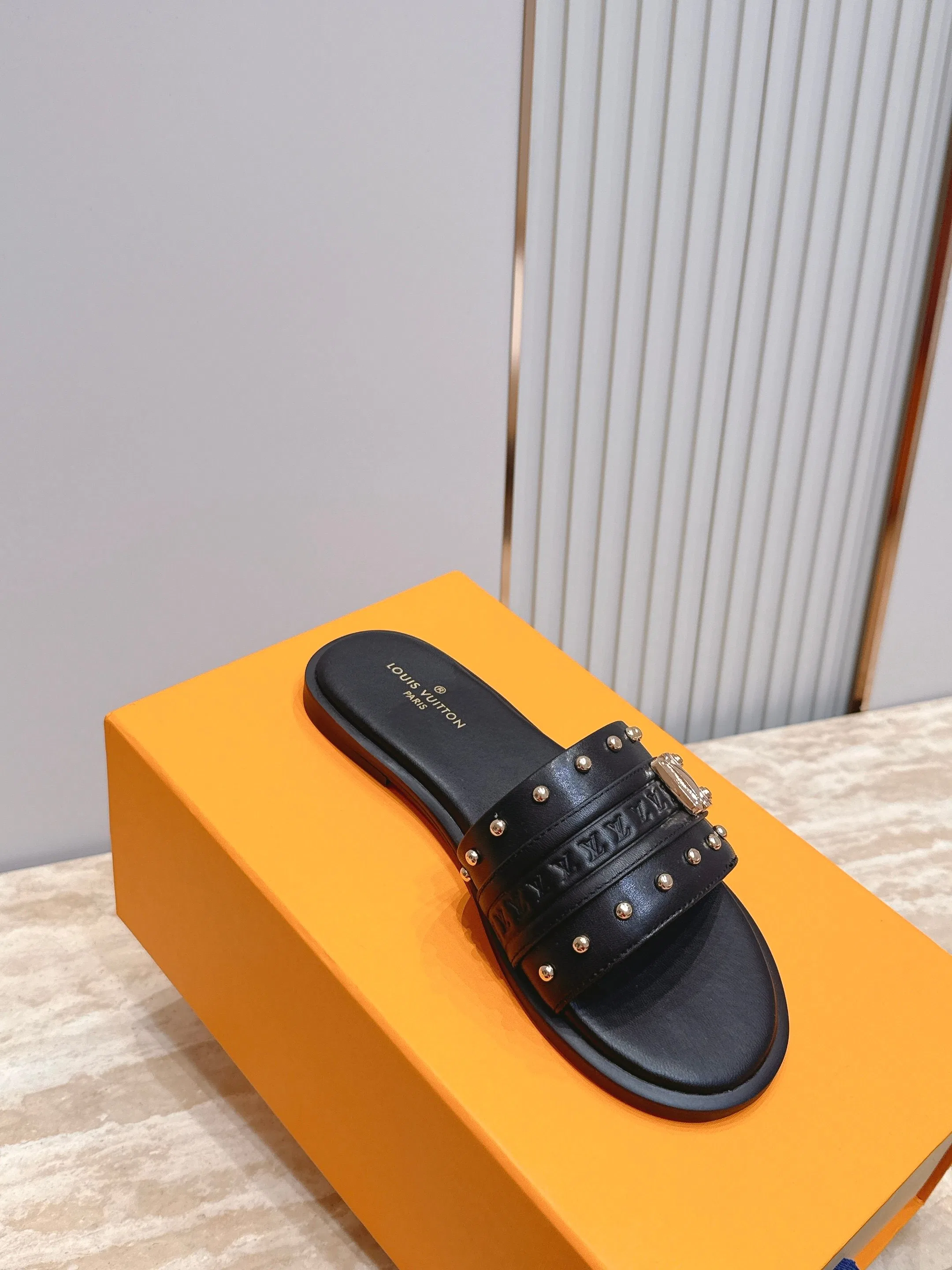 LV 27FW LDWAQLG 109 슬리퍼 50
