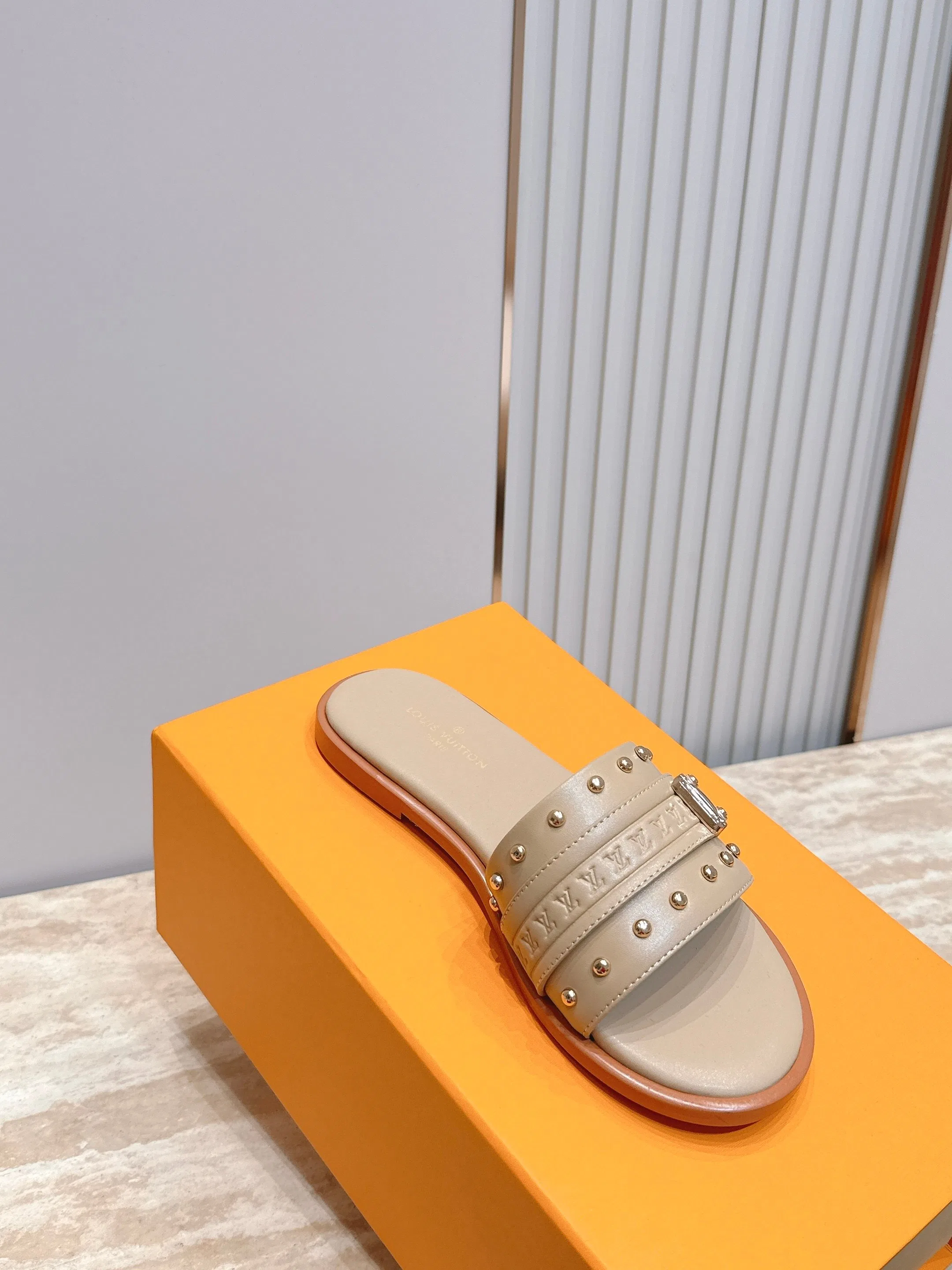 LV 27FW LDWAQLG 109 슬리퍼 60