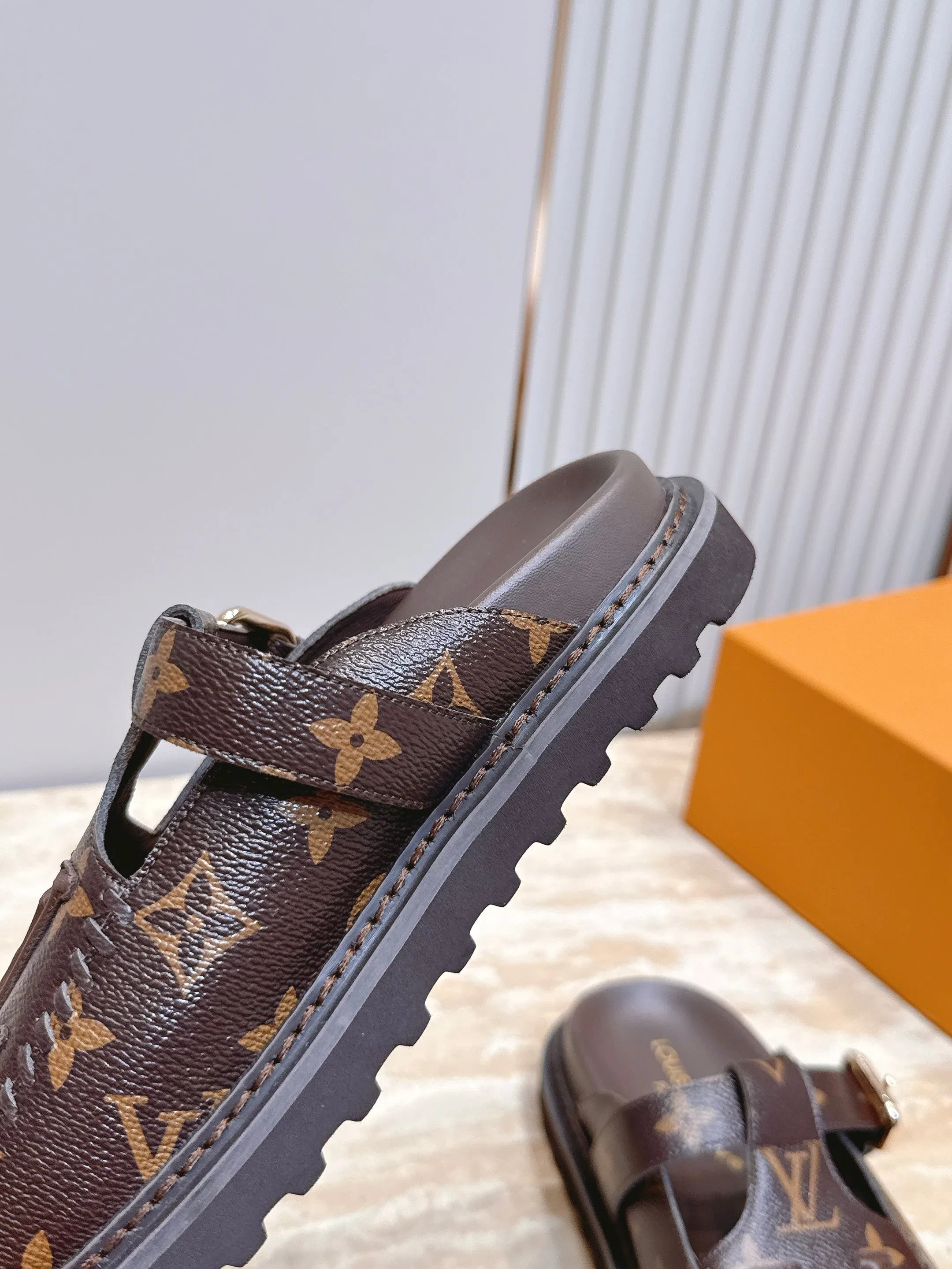 LV 27FW LDWAQLG 113 슬리퍼 7