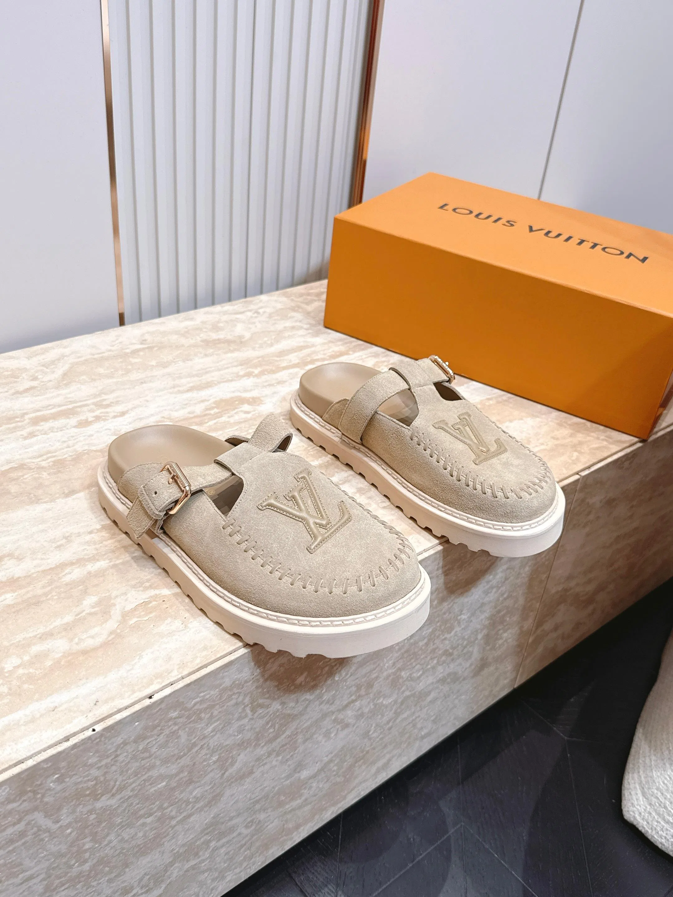 LV 27FW LDWAQLG 114 슬리퍼 16