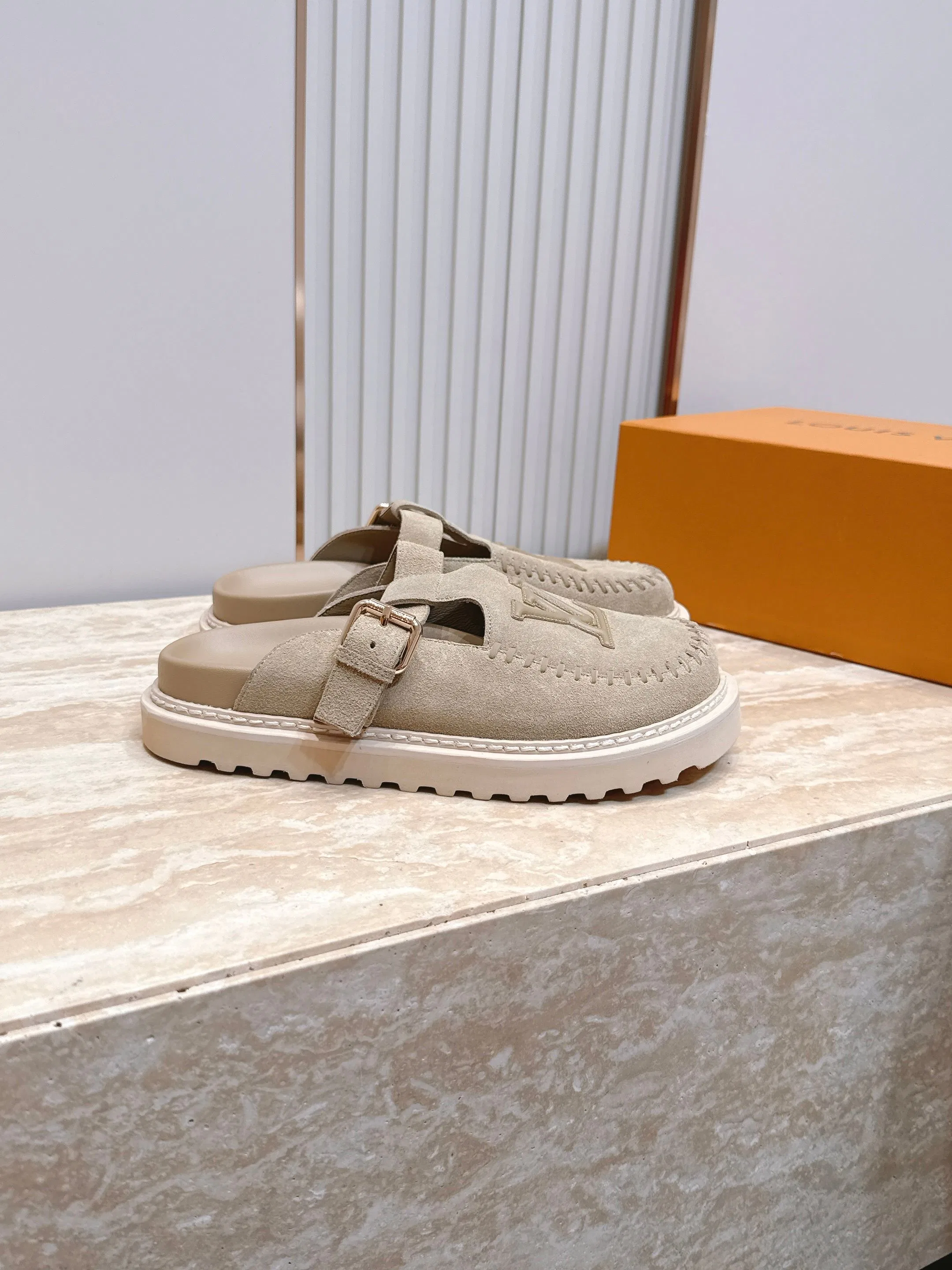 LV 27FW LDWAQLG 114 슬리퍼 17