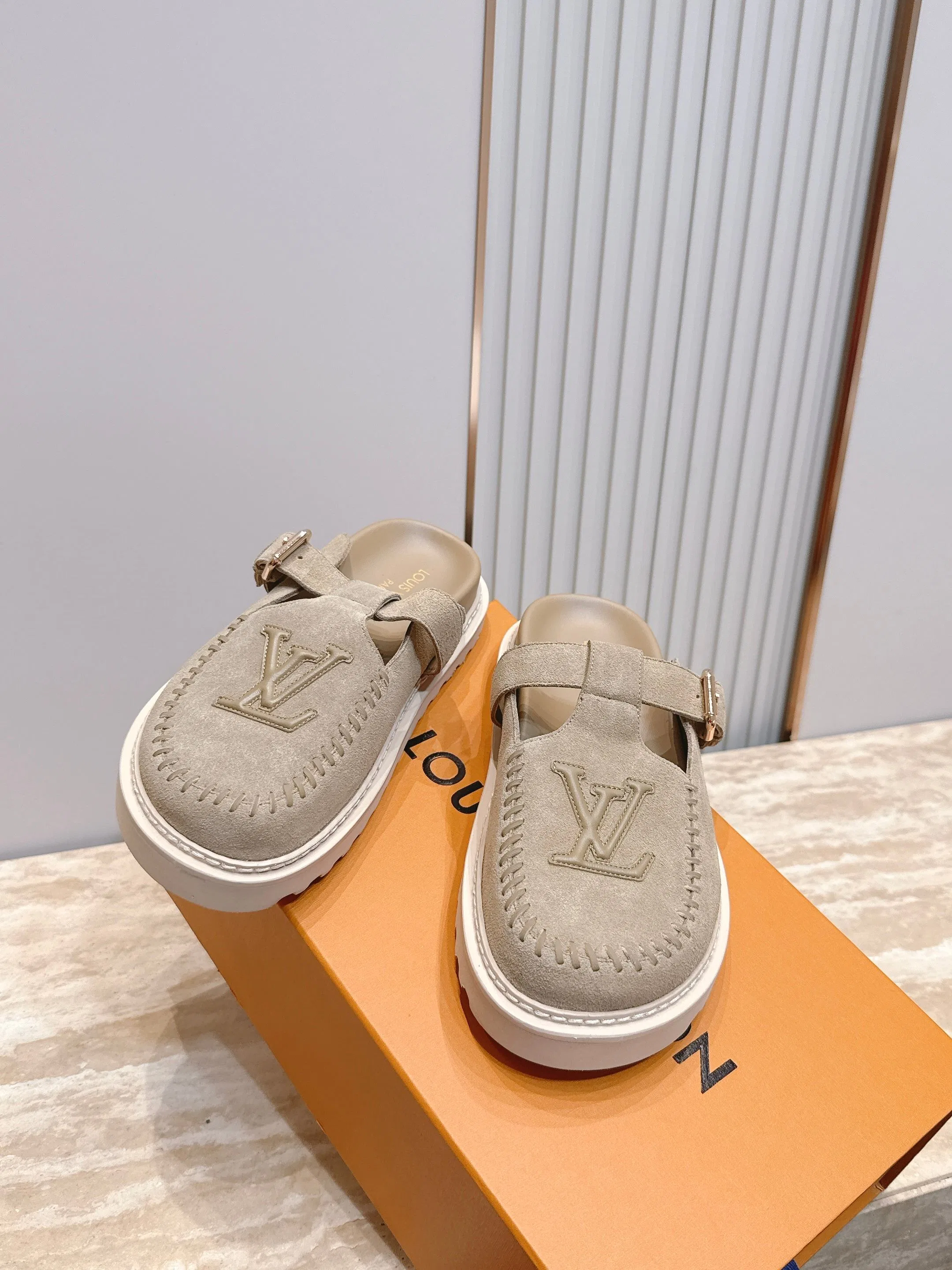 LV 27FW LDWAQLG 114 슬리퍼 19