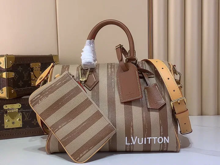 LV 27FW LDWAQLG 121 토트백 13
