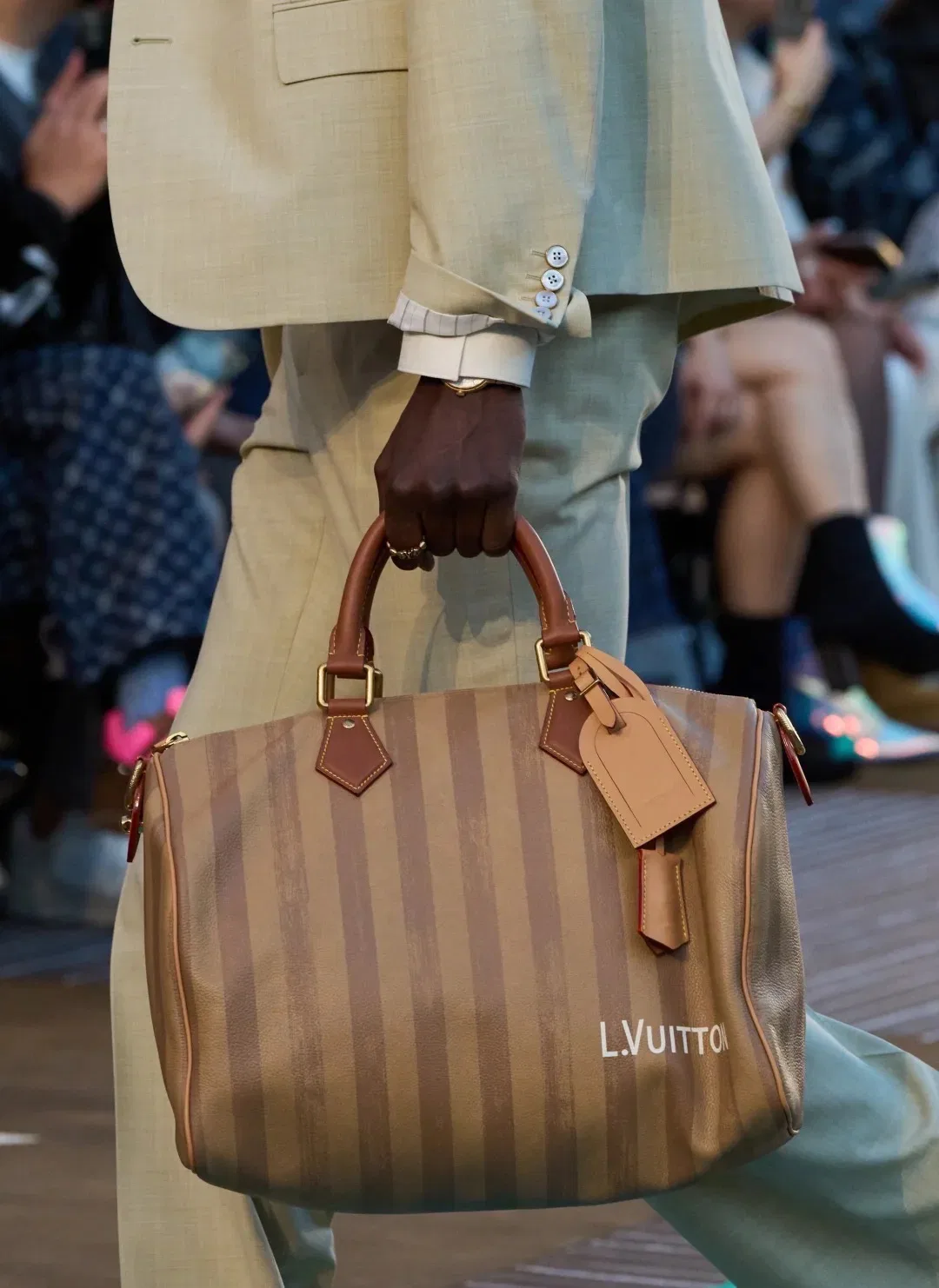 LV 27FW LDWAQLG 121 토트백 15