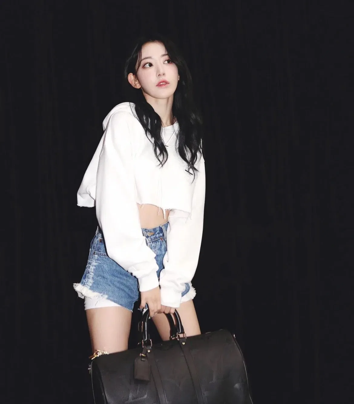 LV 27FW LDWAQLG 124 토트백 16