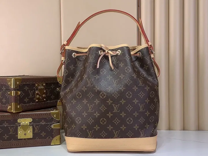 LV 27FW LDWAQLG 125 버킷백 10