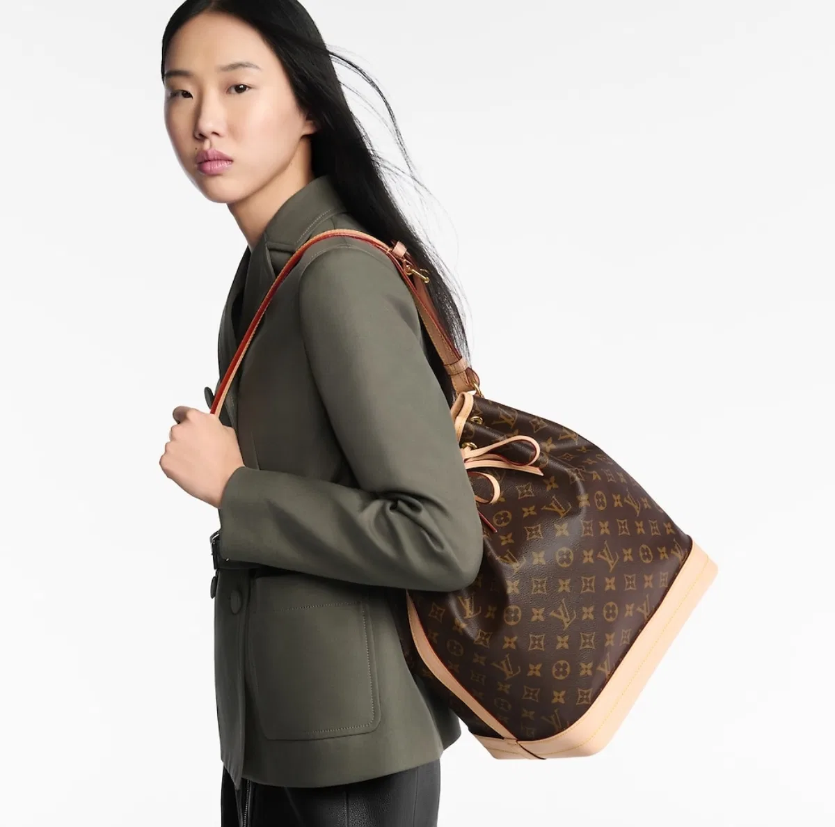 LV 27FW LDWAQLG 125 버킷백 11