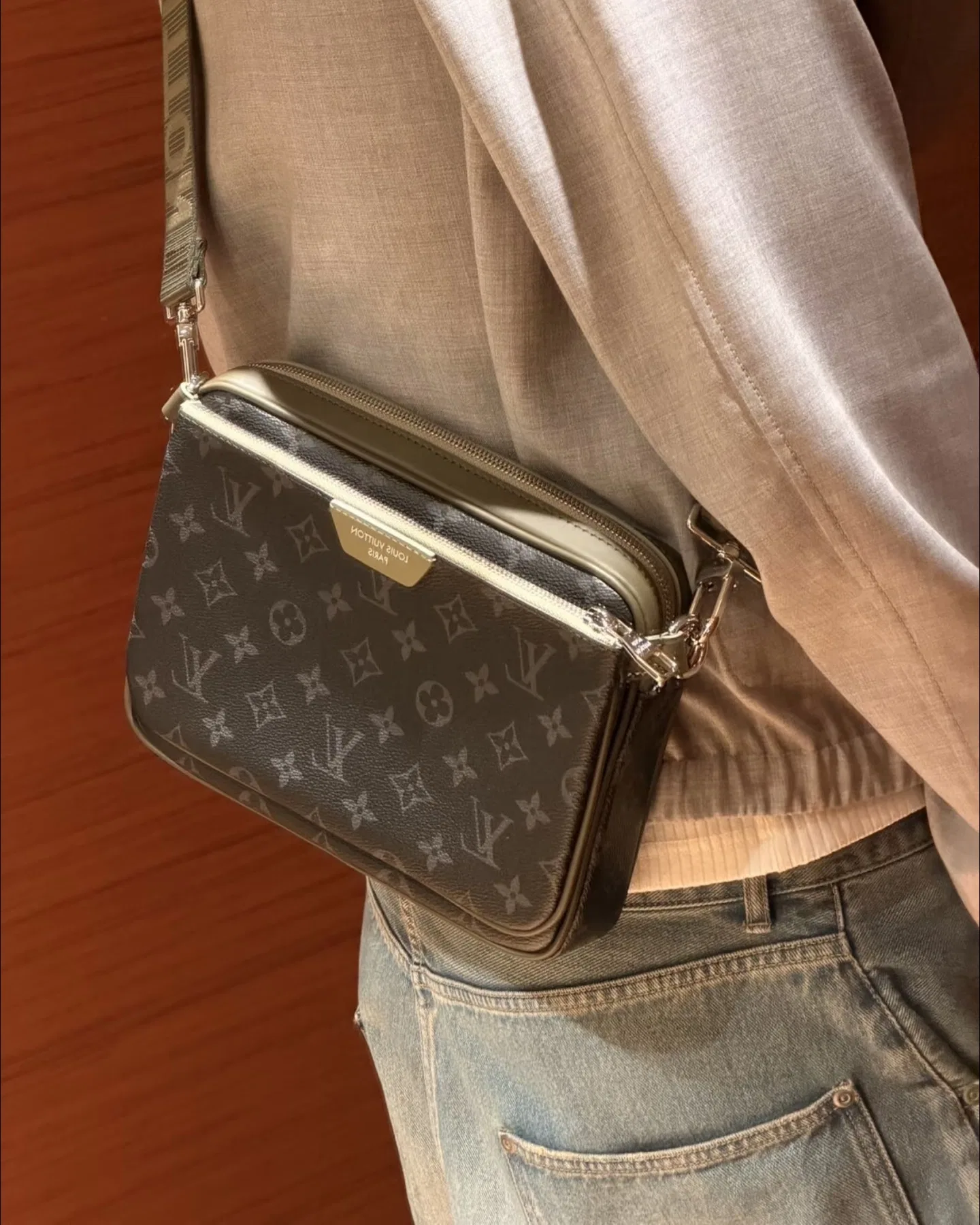 LV 27FW LDWAQLG 129 크로스백 21