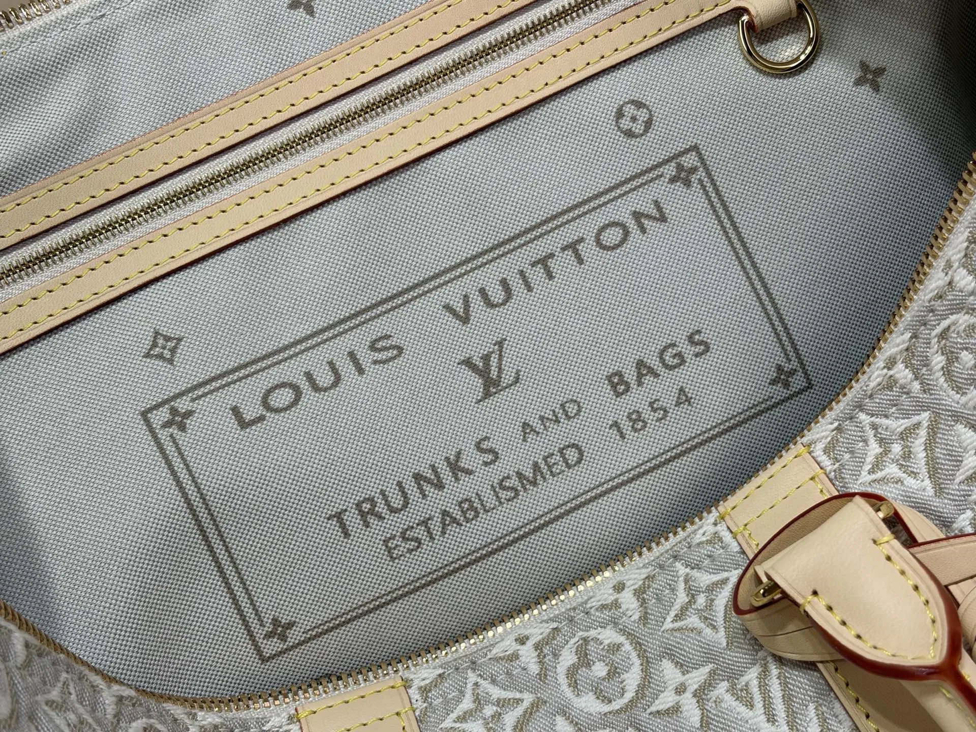LV 27FW LDWAQLG 132 토트백 7