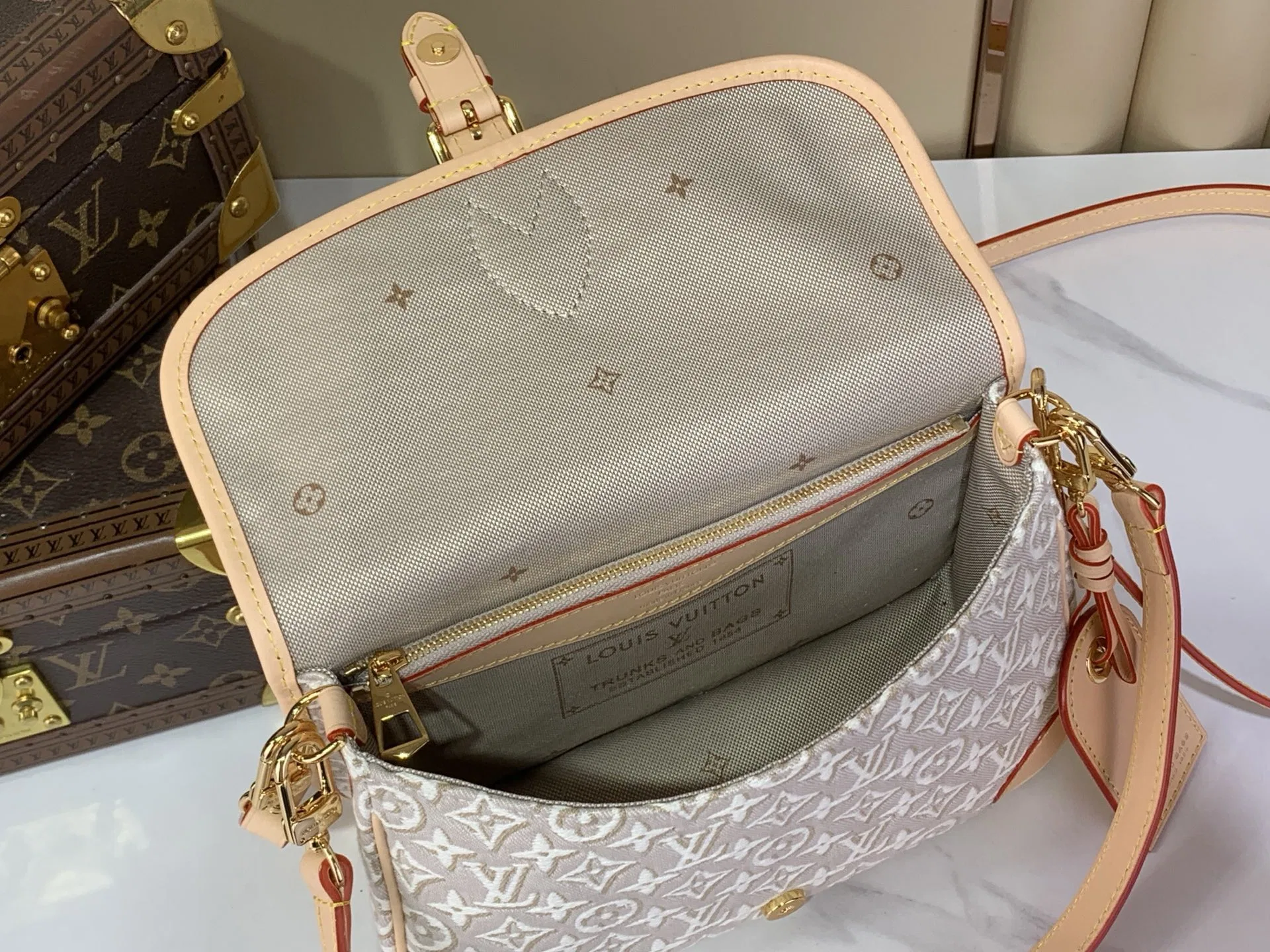 LV 27FW LDWAQLG 137 토트백 8